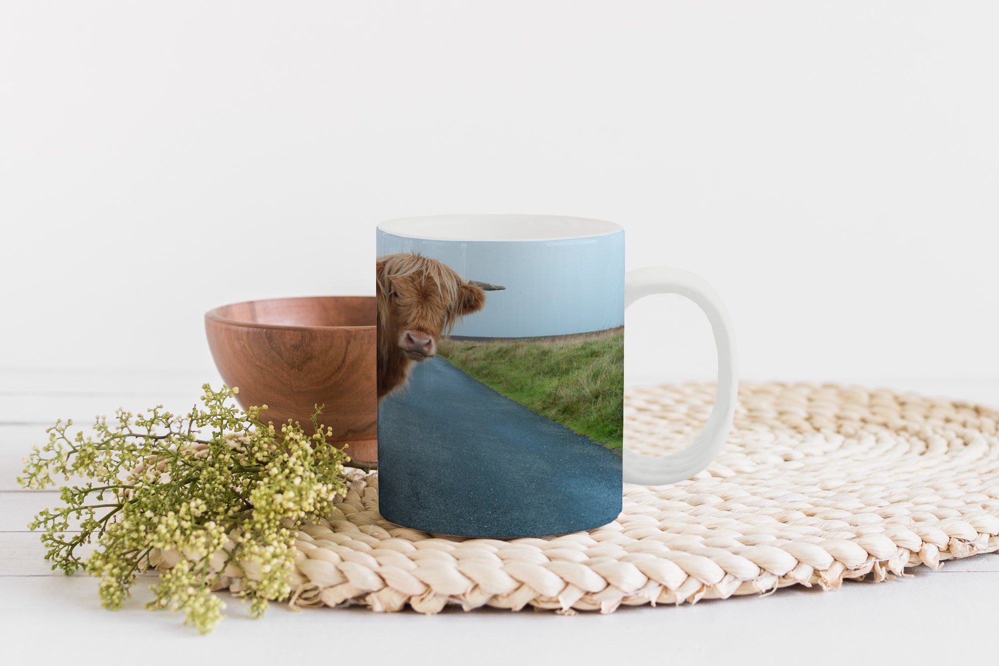 Highlander Teetasse, Gras, MuchoWow Geschenk - Kaffeetassen, Becher, - Keramik, Scottish Teetasse, Straße Tasse