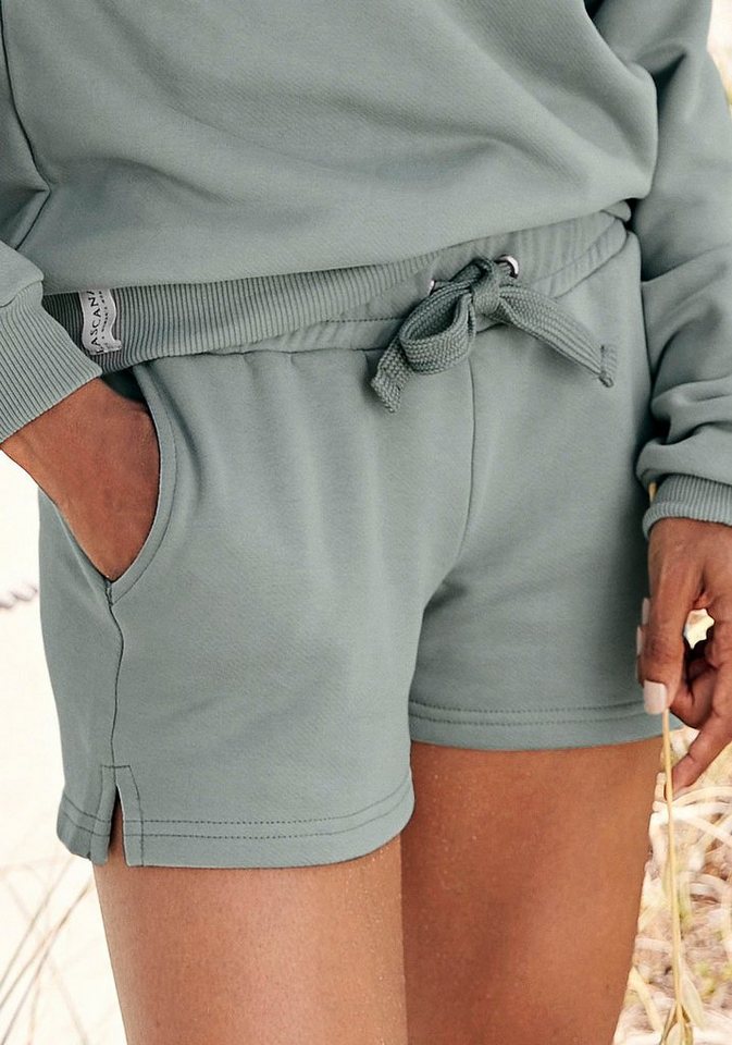 LASCANA Sweatshorts aus organischer Baumwolle, Loungeanzug