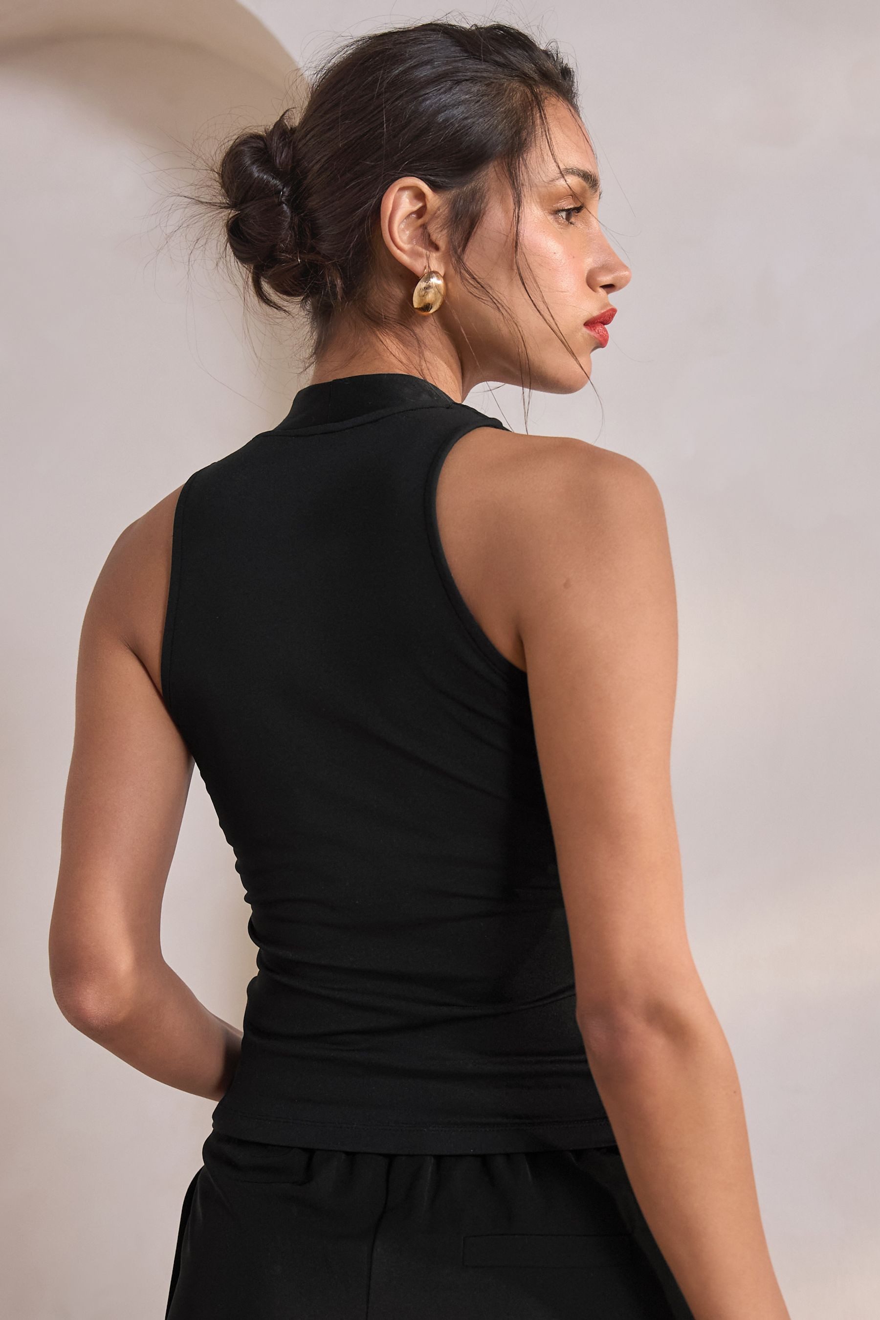 Next V-Shirt Ärmelloses Polyamid-Top mit tiefem V-Ausschnitt (1-tlg) günstig online kaufen