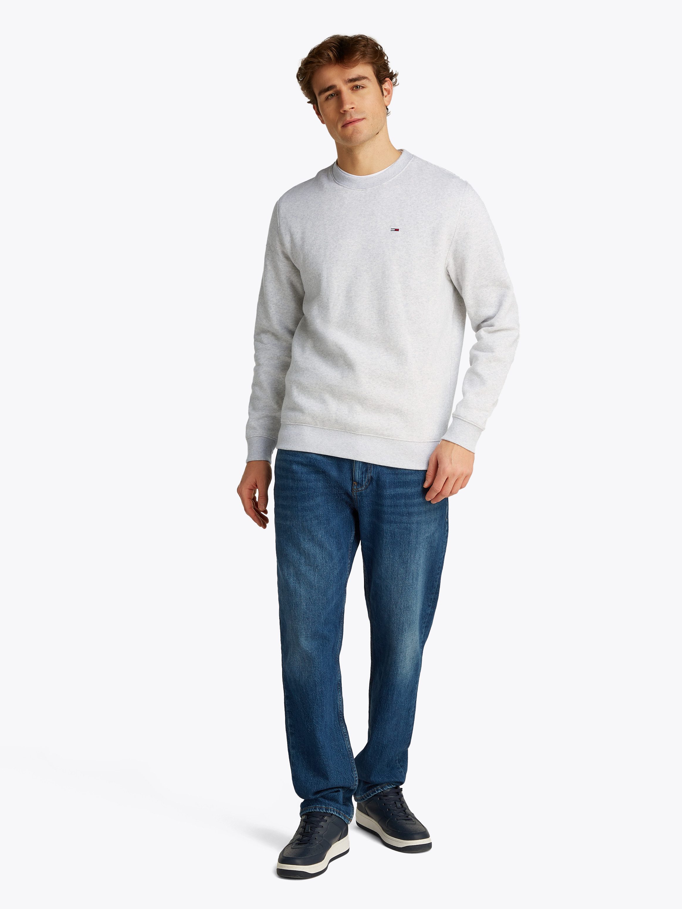 Tommy Jeans Sweatshirt TJM REGULAR FLAG CREW NECK Mit besticktem Markenlogo auf Brusthöhe – Bild 3 von 5