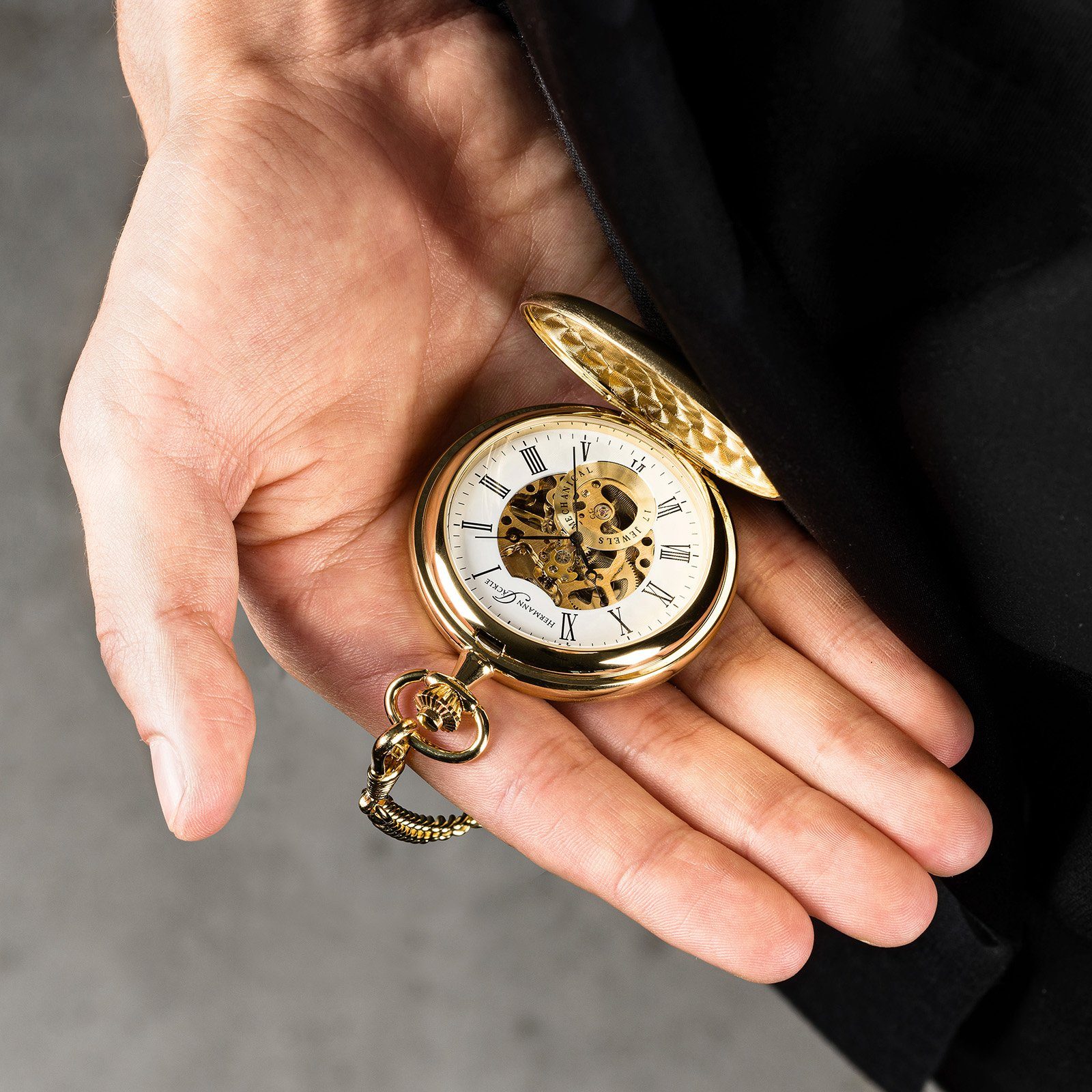 Hermann Jäckle Taschenuhr "Heidelberg" Vergoldet, Skelettuhr, Handaufzug, Mineralglas, mit Kette & Etui – Edles Accessoire für Herren – Bild 4 von 5