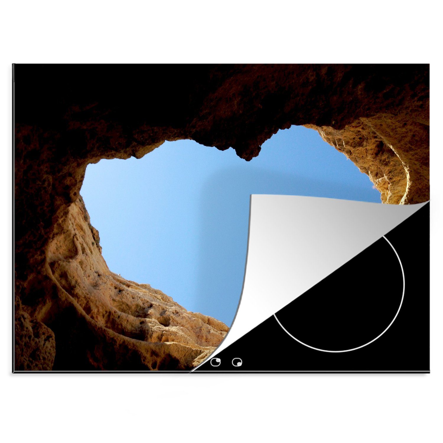 MuchoWow Herdblende-/Abdeckplatte Herzförmige Felsformation mit Blick auf den klaren blauen Himmel über, Vinyl, (1 tlg), 70x52 cm, Mobile Arbeitsfläche nutzbar, Ceranfeldabdeckung