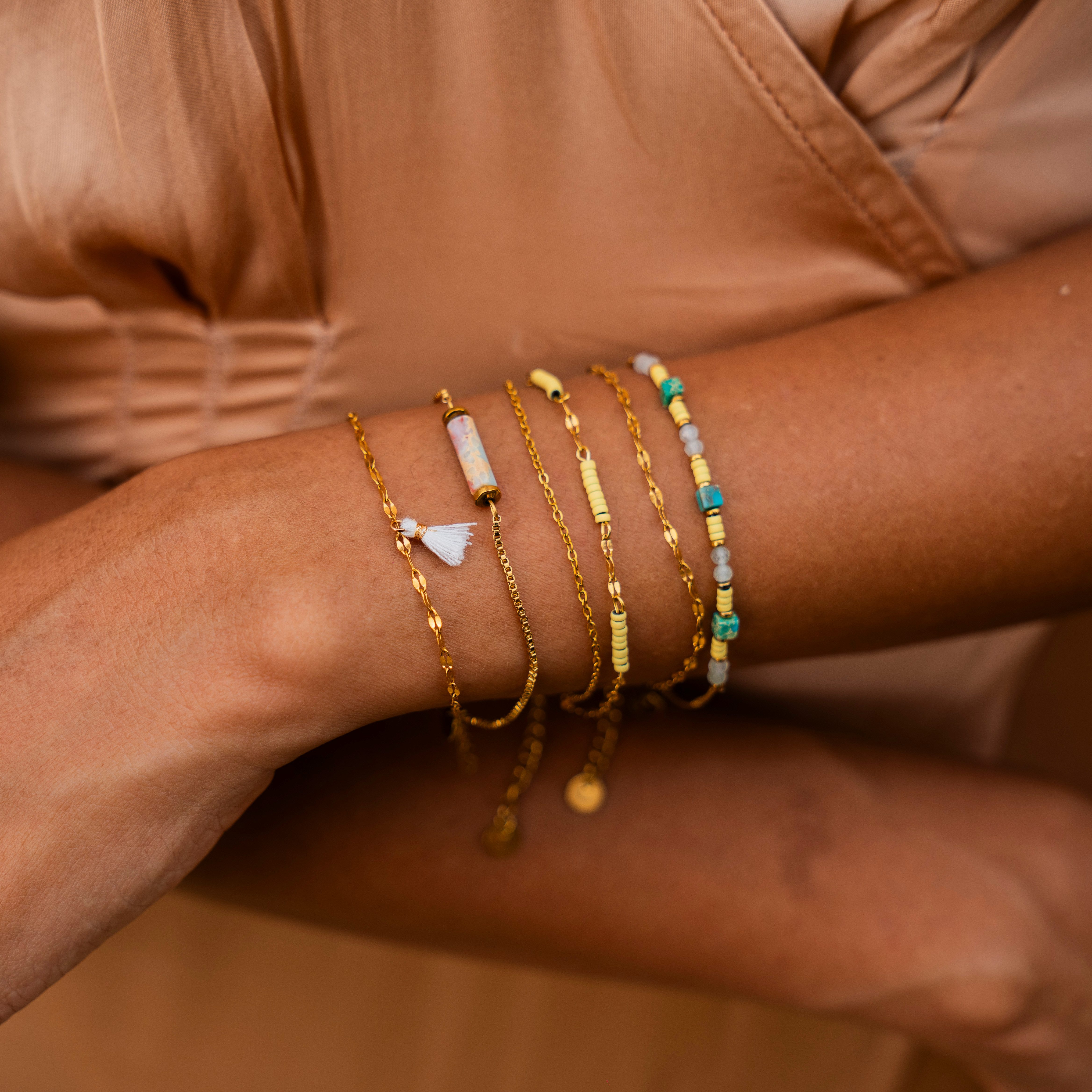 Made by Nami Armband Set Zweireihiges Damen Armband goldfarben Perlen Anhän günstig online kaufen