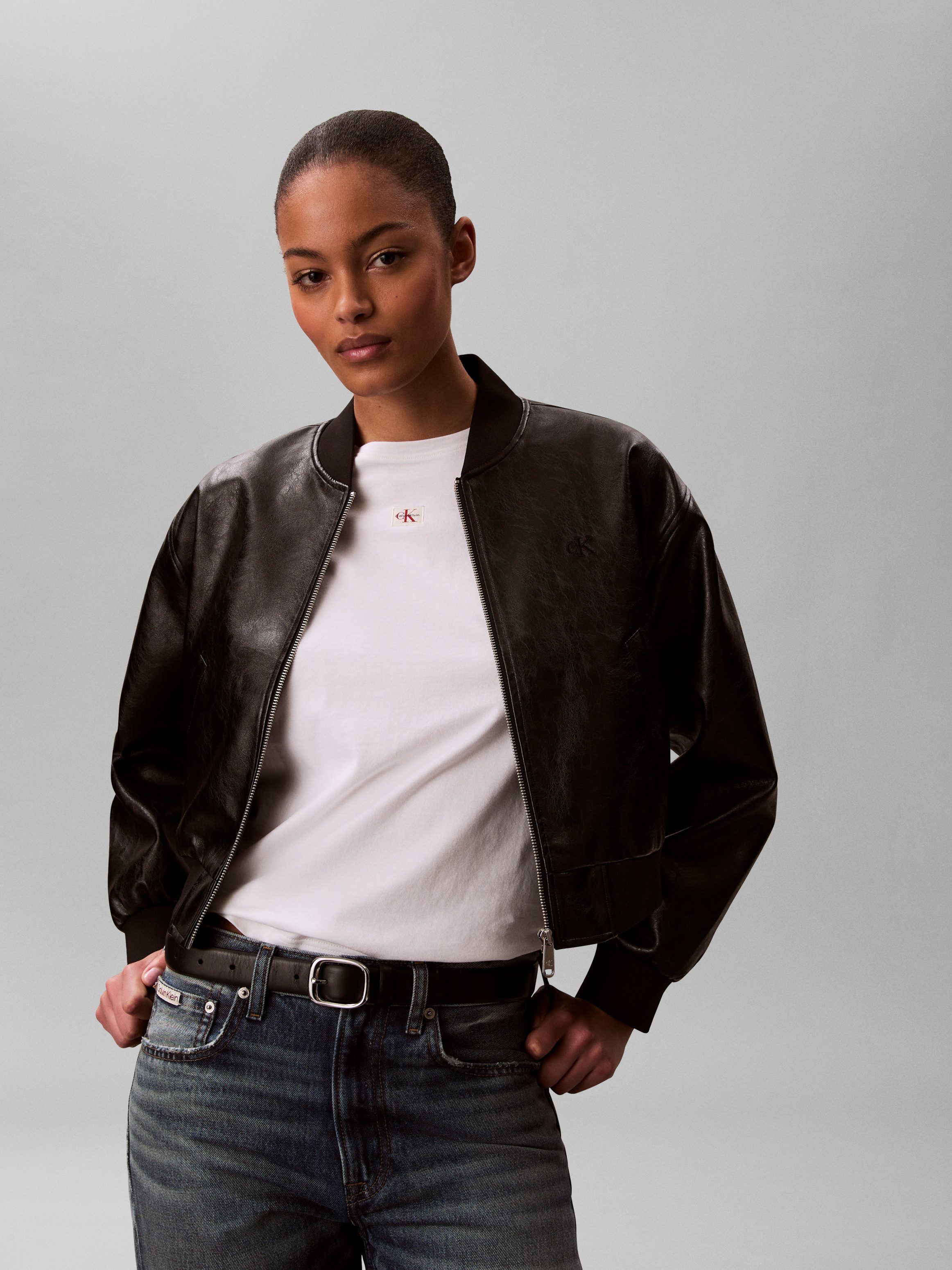Calvin Klein Jeans T-Shirt Regular fit mit Rundhalsausschnitt – Bild 2 von 5