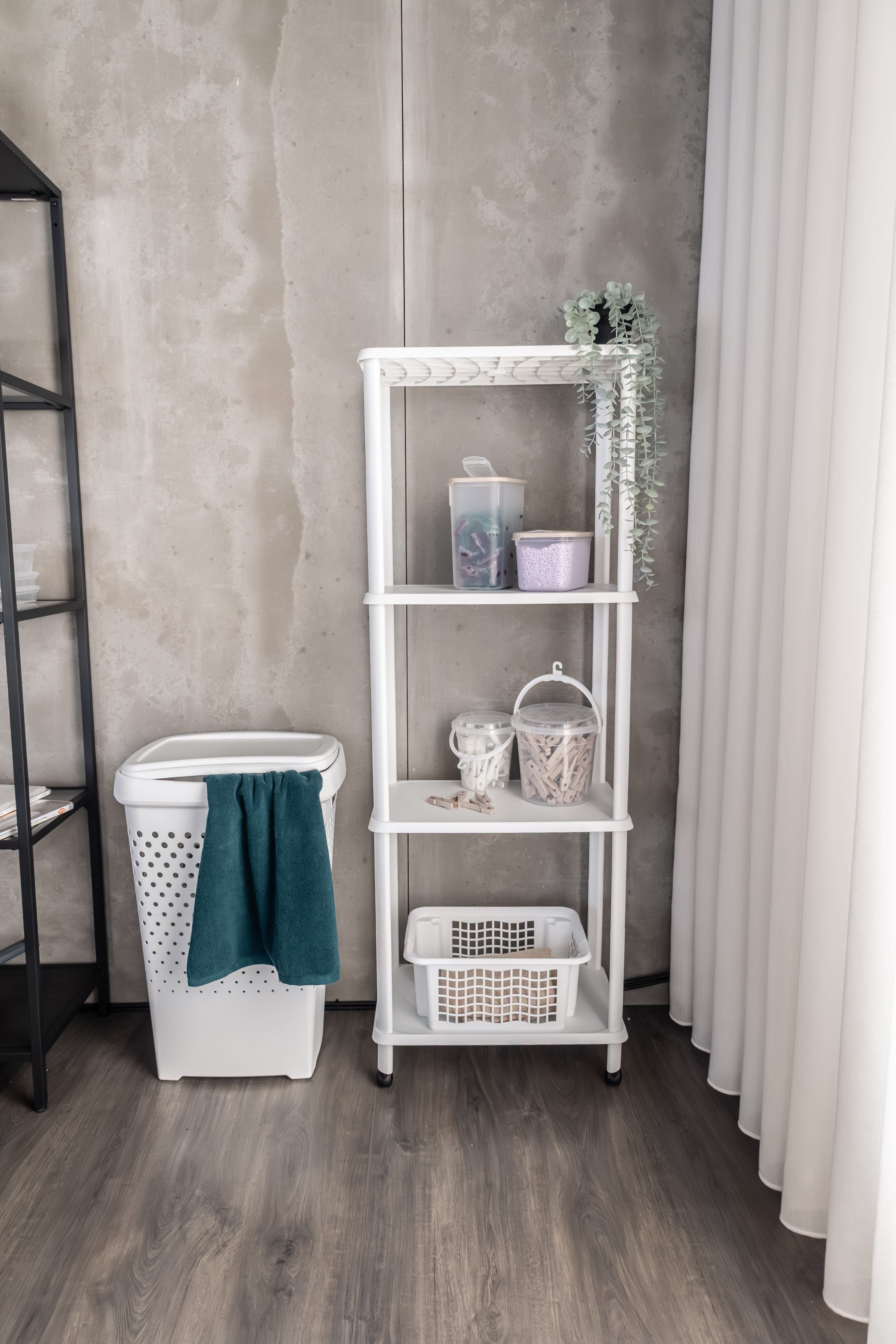 Bischof Badregal Amico, stabil, mobil, agil und zu 100% aus recyceltem Material
