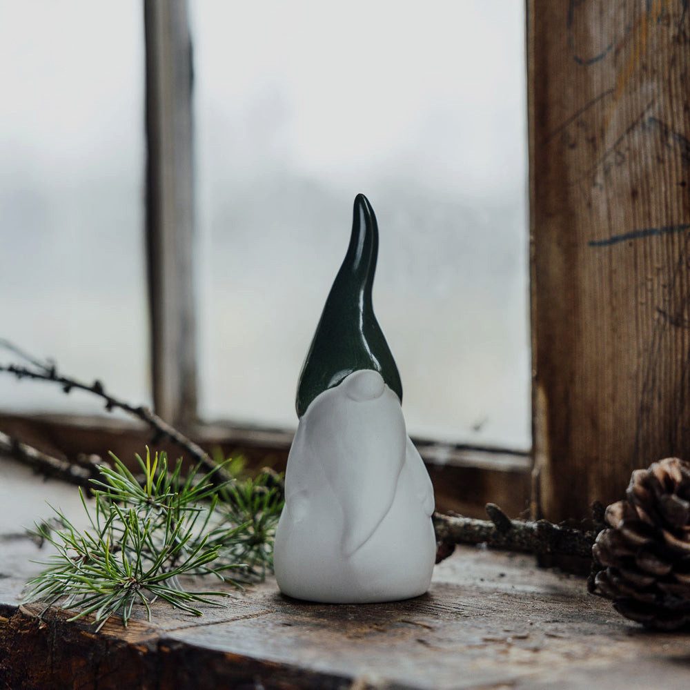 Storefactory Dekoobjekt Weihnachtsdeko Wichtel Svante in weiß mit Mütze in günstig online kaufen