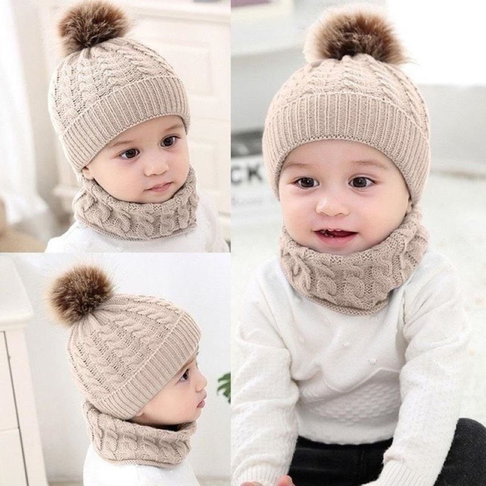 Botells Mütze & Schal Strick Set für Babys, kuschelig weich, warm und anschmiegsam (Fellimitat Bommel Mütze und Loop Schal, 2) Schickes Strickdesign