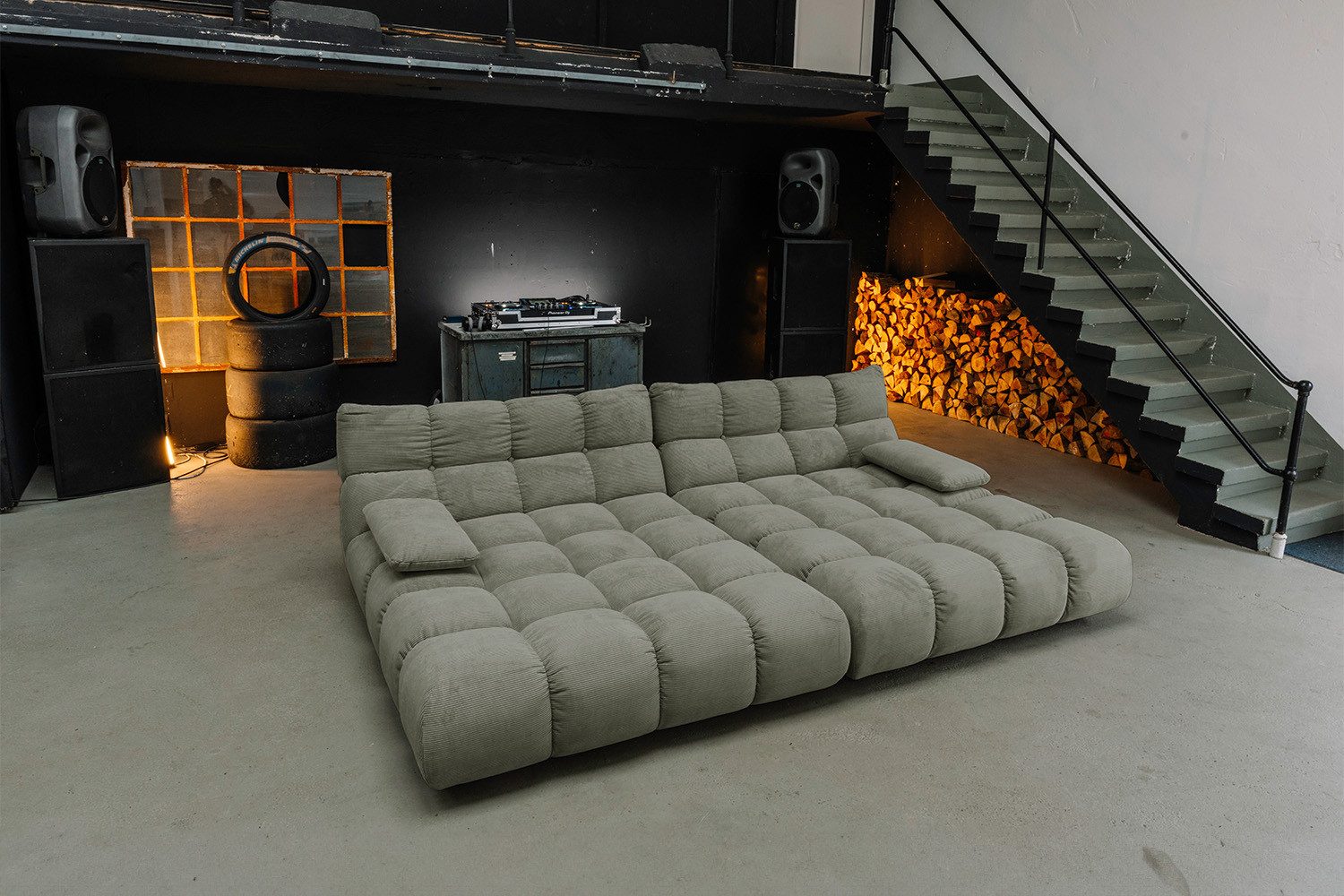 KAWOLA Big-Sofa VIVIEN Riesensofa Cord - Entspannung pur - Modernes Wohnen, XXL Couch mit Feincord Bezug – Maximaler Komfort, Top Design