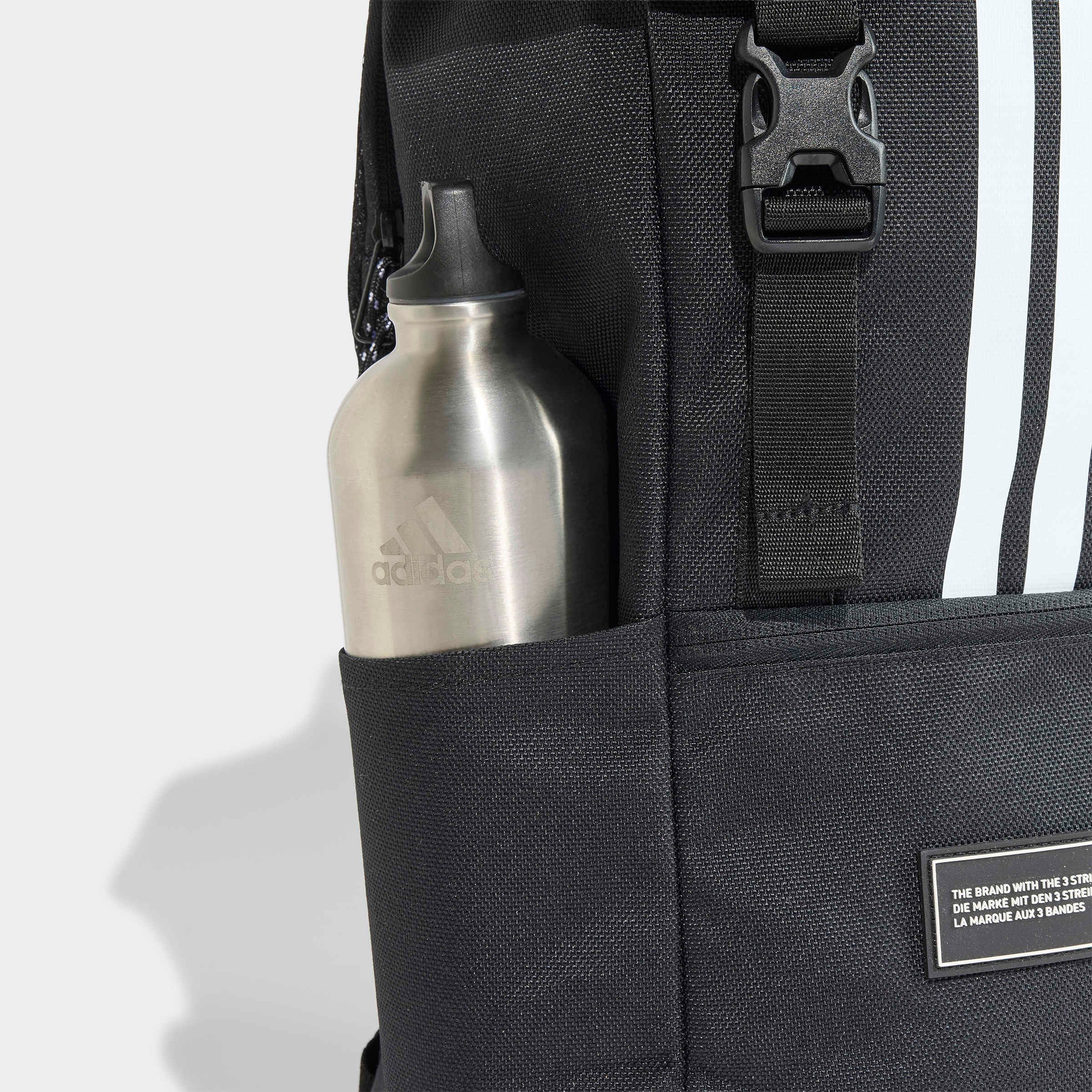 adidas Sportswear Rucksack 3-STREIFEN, MIT KLAPPE, für Erwachsene, sportlicher Stil, neutraler Look, aus Polyester – Bild 5 von 5