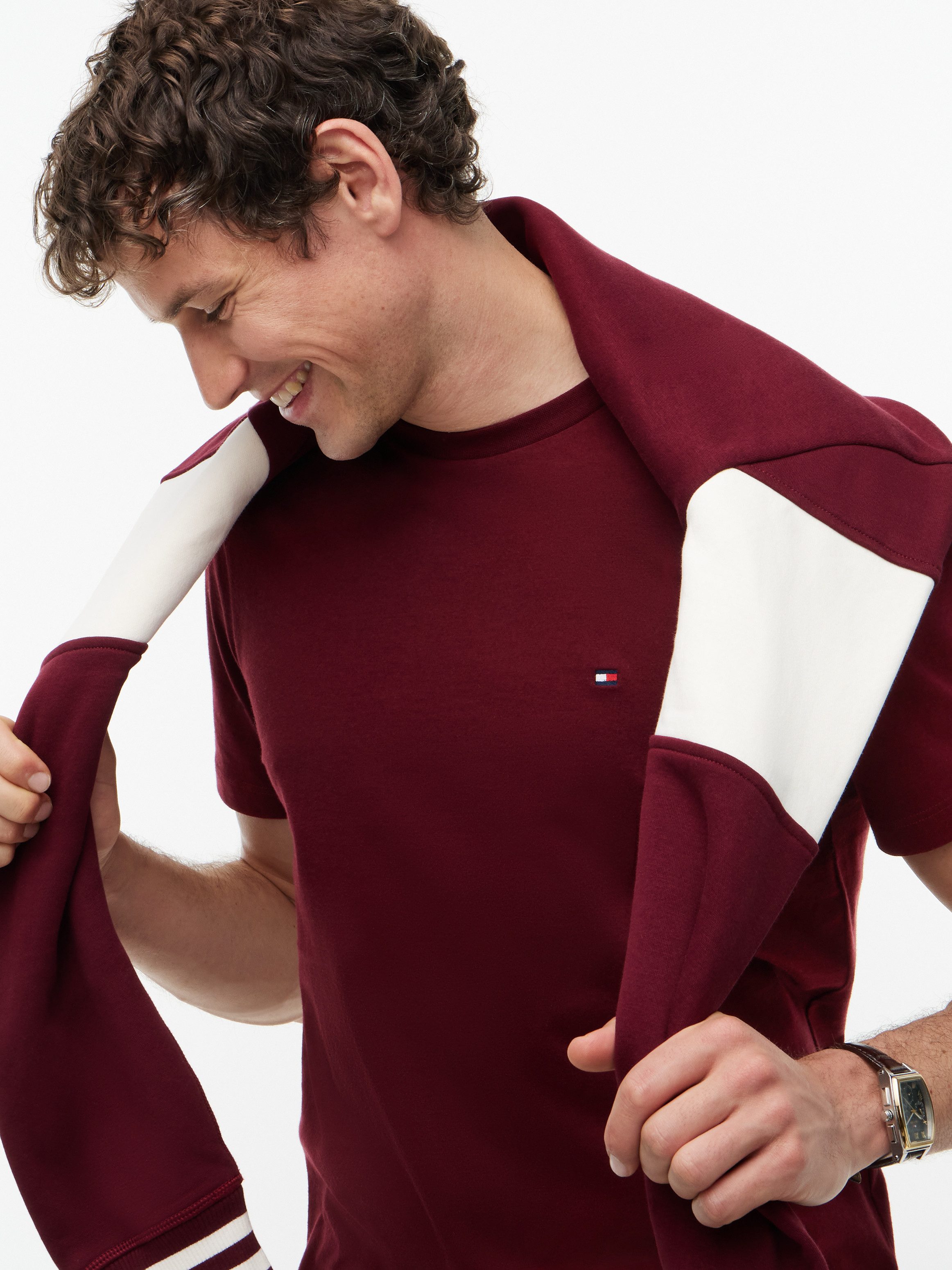 Tommy Hilfiger T-Shirt ESSENTIAL REGULAR FIT SOLID mit Stickerei unifarben, casual, Baumwolle, Rundhals
