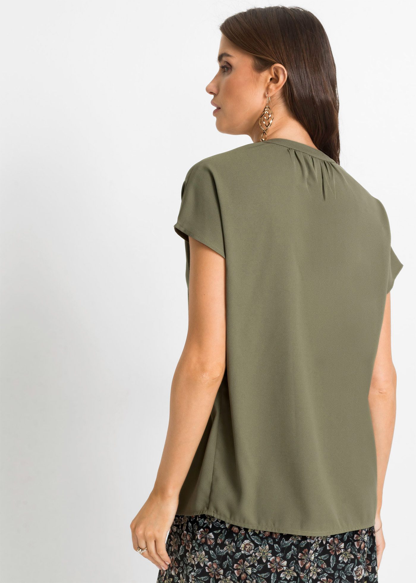 bonprix Kurzarmbluse Oversize Passform, mit V-Ausschnitt, mit Umlegekragen günstig online kaufen