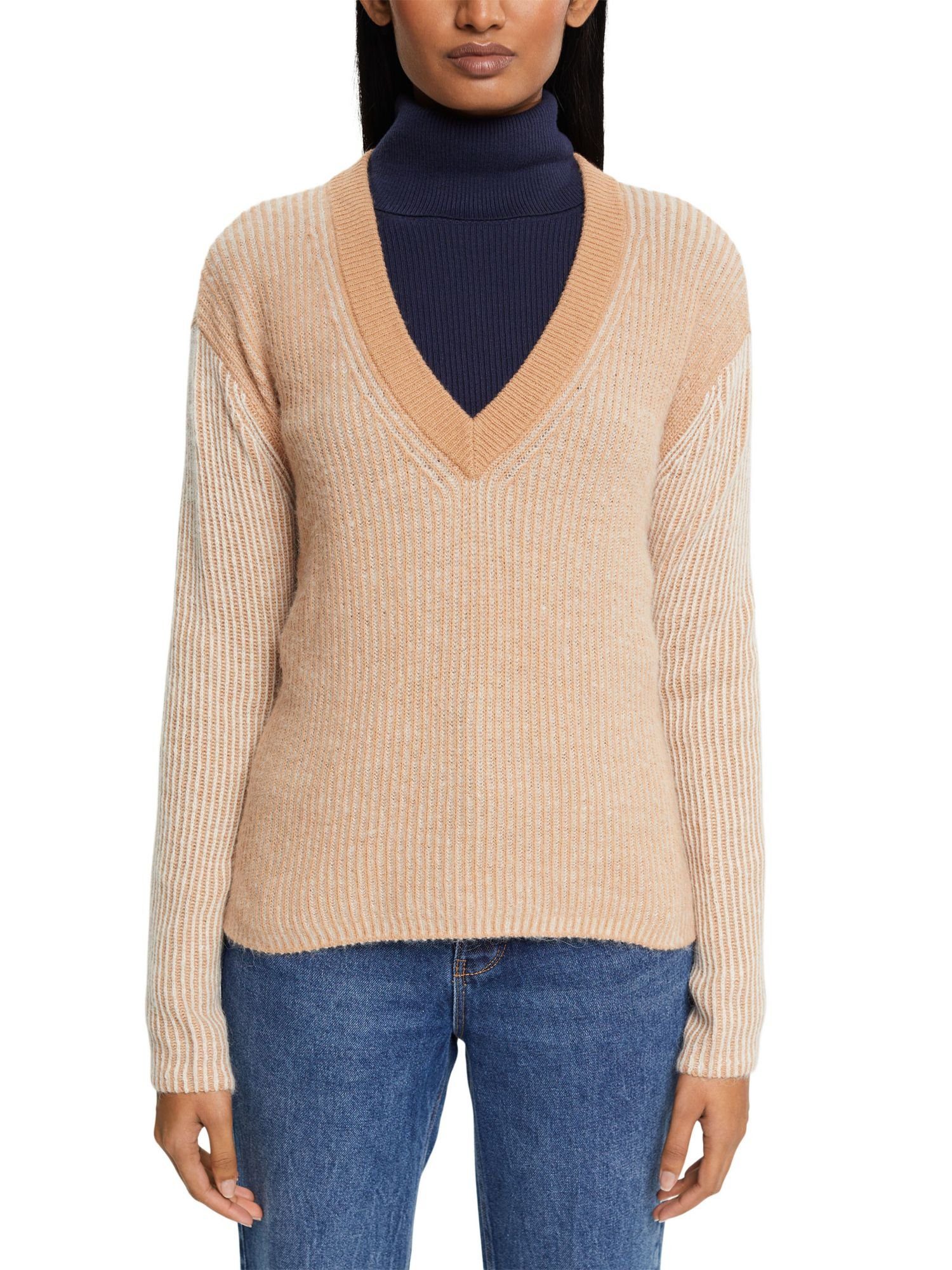 Esprit Collection V-Ausschnitt-Pullover Zweifarbiger Pullover mit Alpaka LIGHT BEIGE