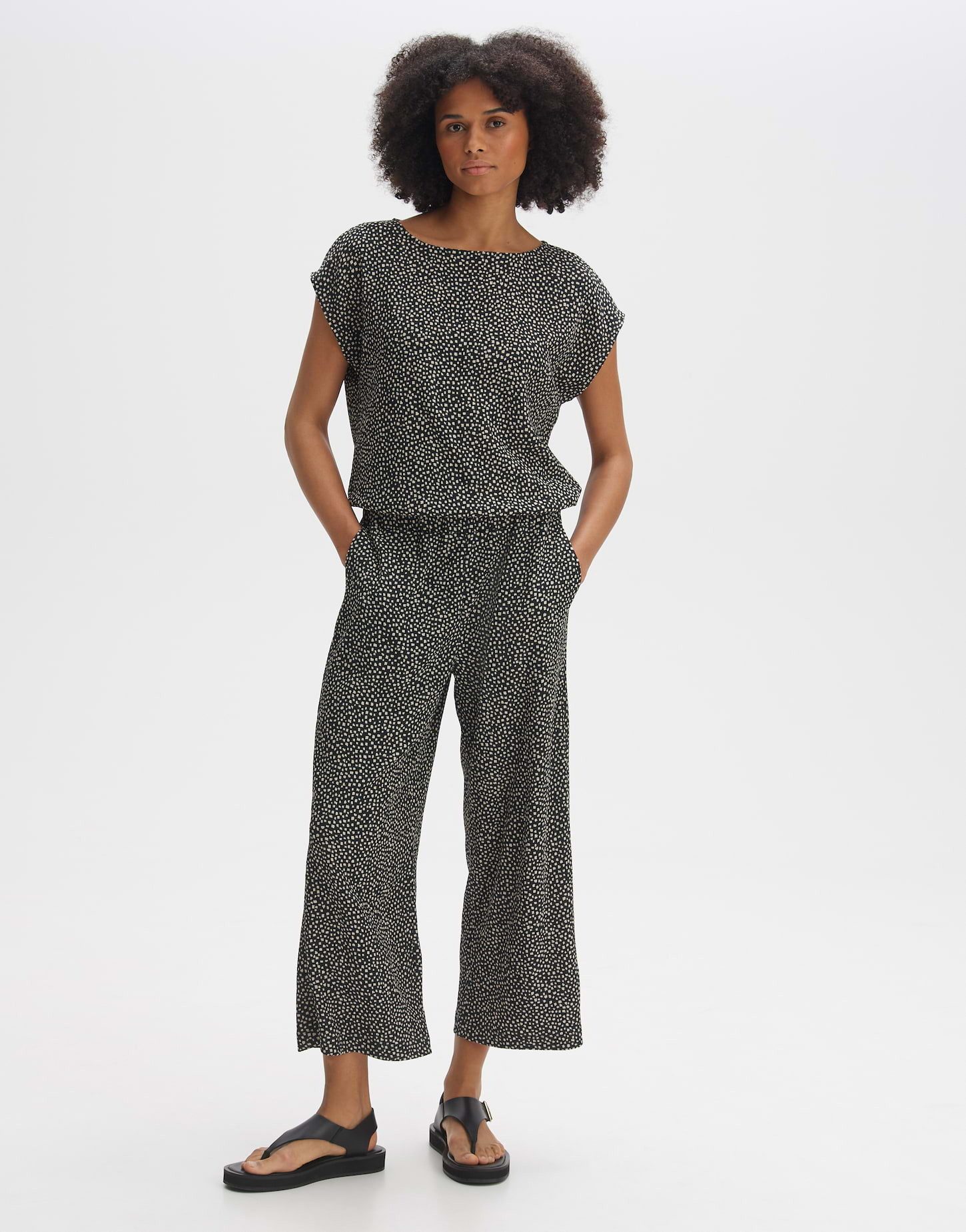 OPUS Jumpsuit Jumpsuit MELTI SPOT Relaxed mit Struktur Jersey