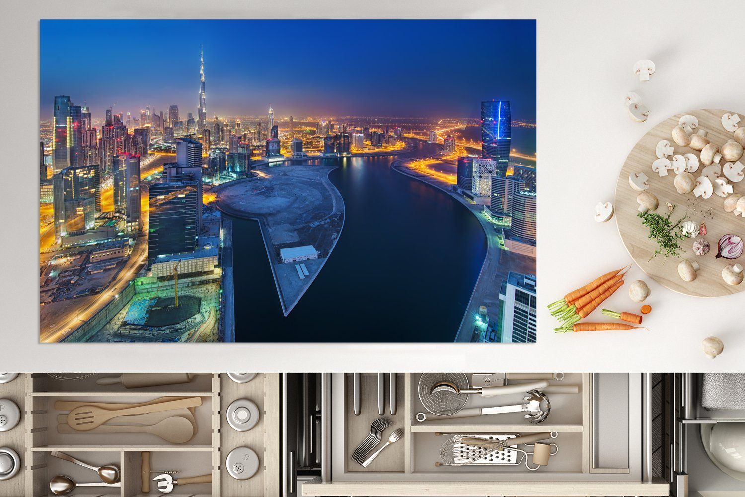 MuchoWow Herdblende-/Abdeckplatte Dubai als die Ceranfeldabdeckung küche, 81x52 bei Stadt cm, Nacht, Induktionskochfeld Vinyl, für tlg), Schutz leuchtende (1 glitzernde