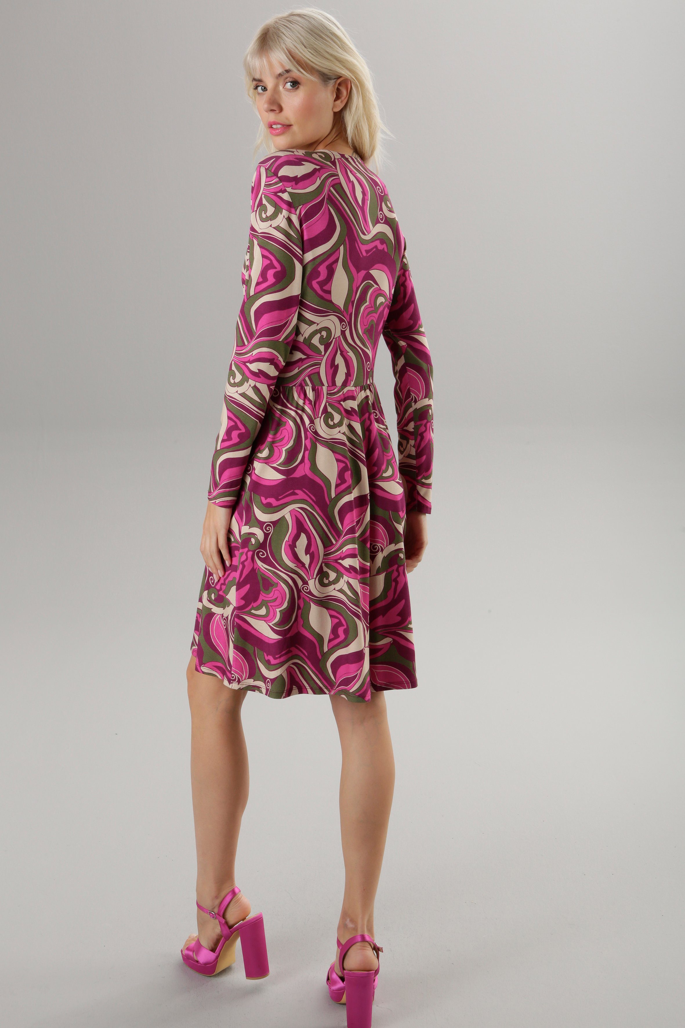 Jerseykleid mit silberfarbenem Aniston SELECTED Zierring