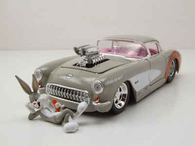 JADA Modellauto Chevrolet Corvette 1957 grau mit Bugs Bunny Figur Modellauto 1:24, Maßstab 1:24