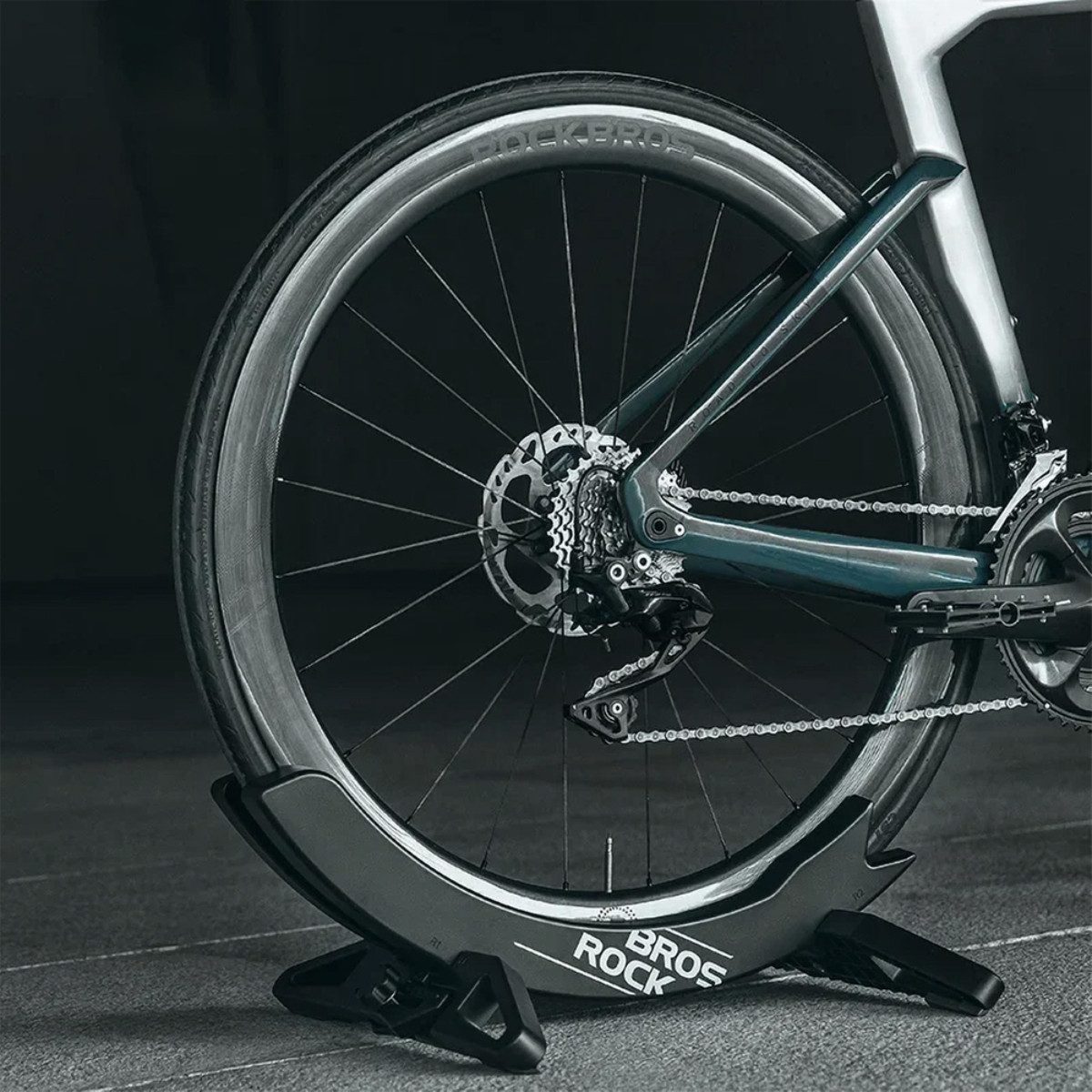 ROCKBROS Fahrradständer 27210013001 (Einzelartikel), Platzsparender Fahrradhalter mit verstellbarer Aufnahme