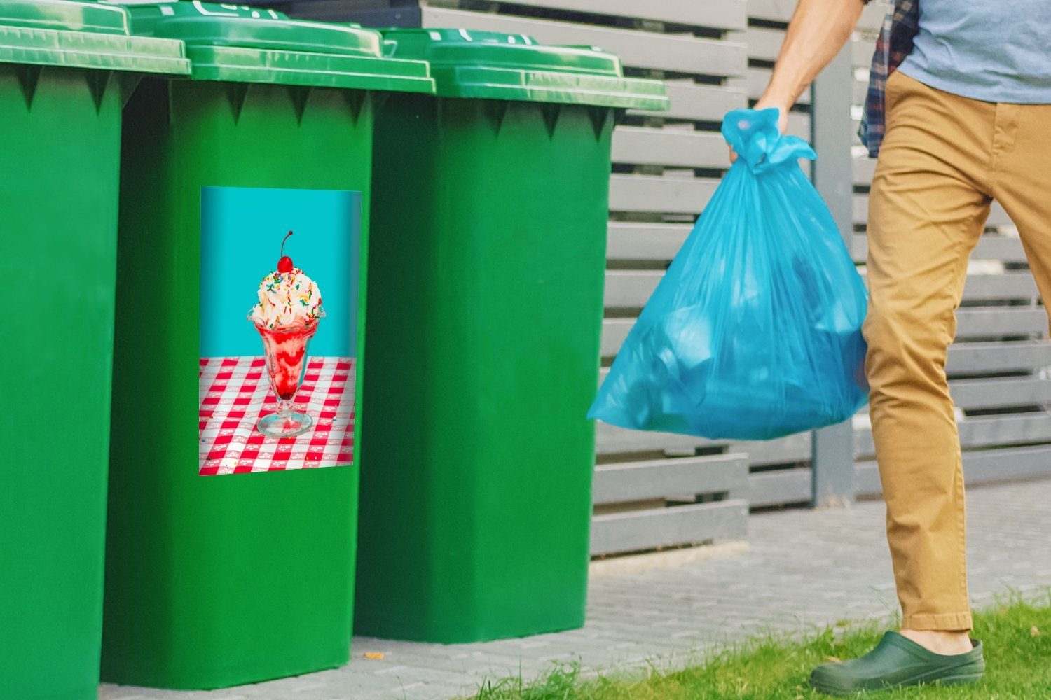 MuchoWow Wandsticker Fastfood-Eisbecher blauem auf Container, Mülleimer-aufkleber, Mülltonne, Abfalbehälter Sticker, (1 St), Hintergrund