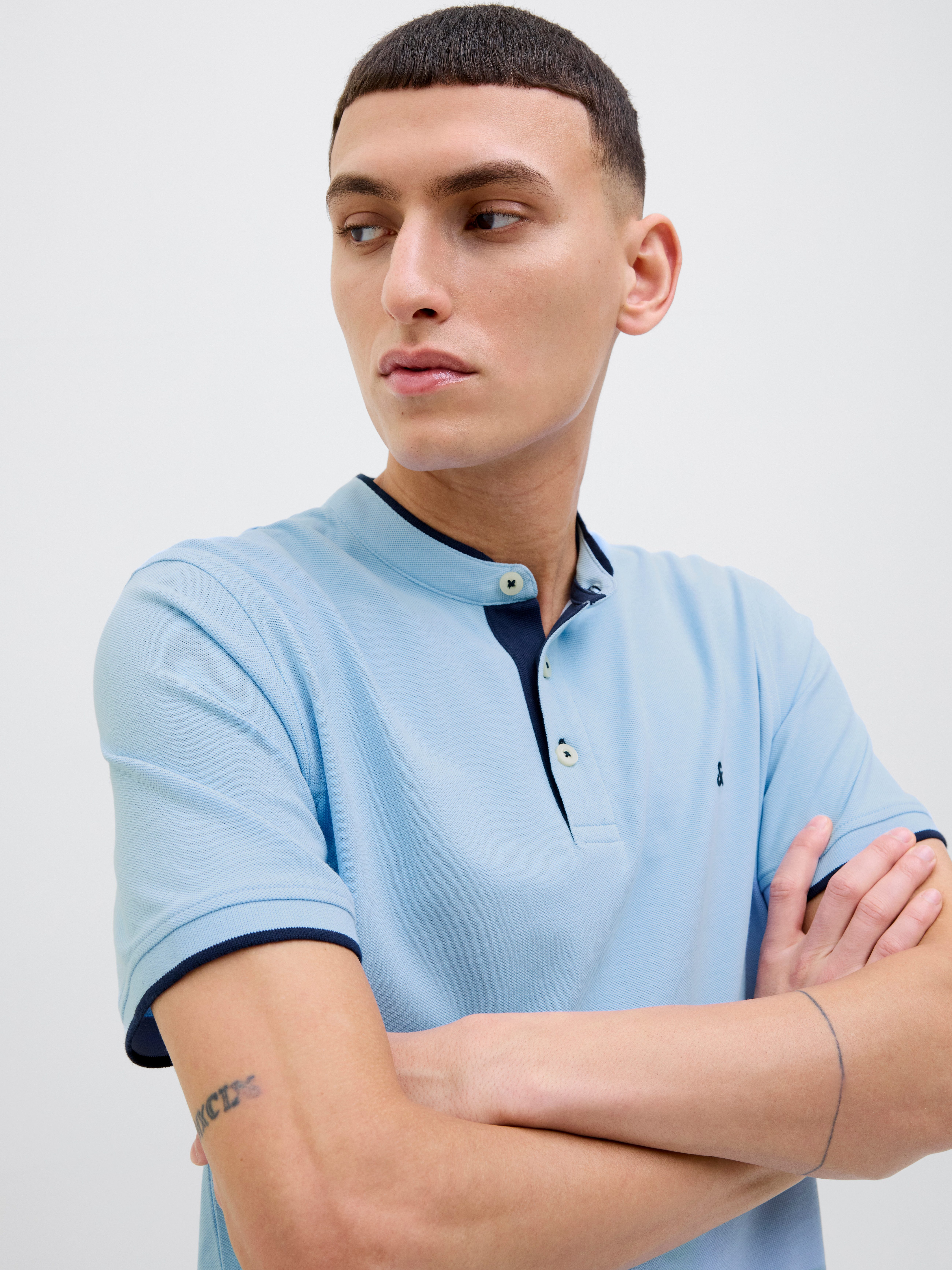 Jack & Jones Poloshirt JJEPAULOS MAO POLO mit Logo Stickerei günstig online kaufen