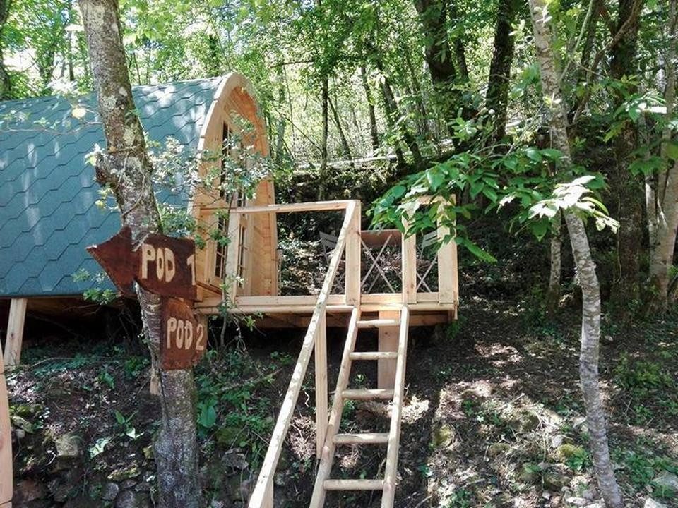 JVmoebel Gartenhaus Holzhütte Grau mit rustikalem Charme für gemütliche Aufenthalte, BxT: 300x240 cm, (Camping Haus), Made in Europe