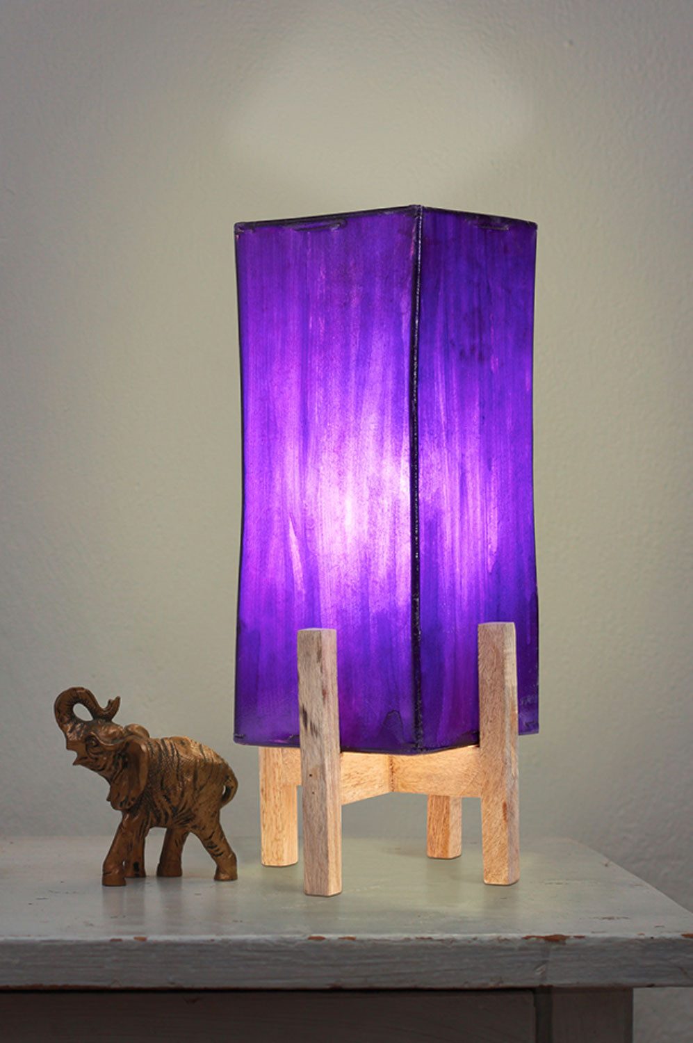 Marrakesch Orient & Mediterran Interior Nachttischlampe Orientalische Lederlampe Janka modern aus Leder in Lila/Braun 39 cm, Handarbeit