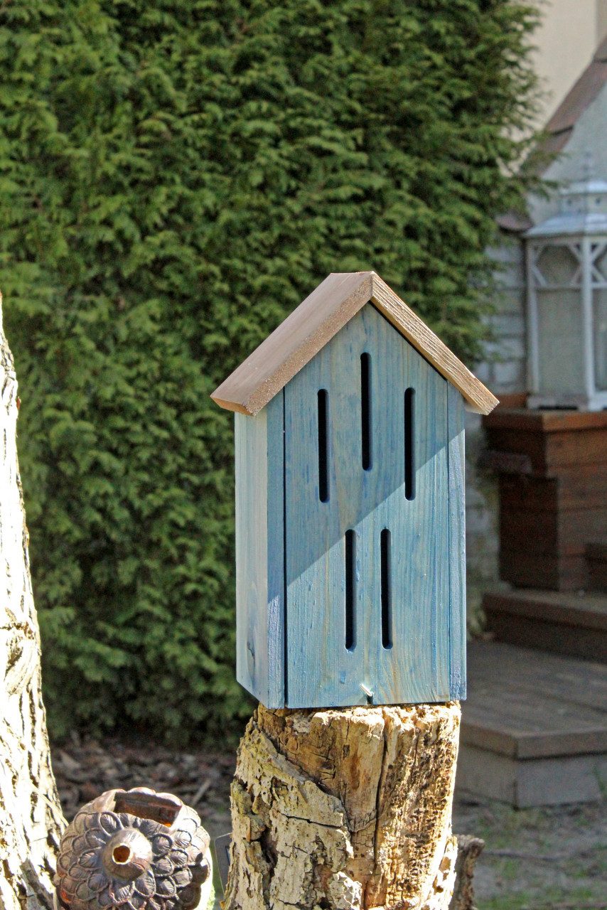 dobar Insektenhotel Dobar Schmetterlinghotel 19 x 15 cm blau braun