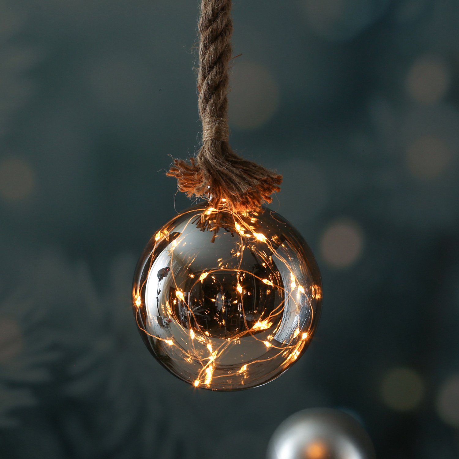 MARELIDA LED Dekolicht LED Glaskugel Deko Kugel Juteseil beleuchtet Timer Rauchglas D: 20cm, LED Classic, ultra-warmweiß / bernstein (1800K bis 2100K)