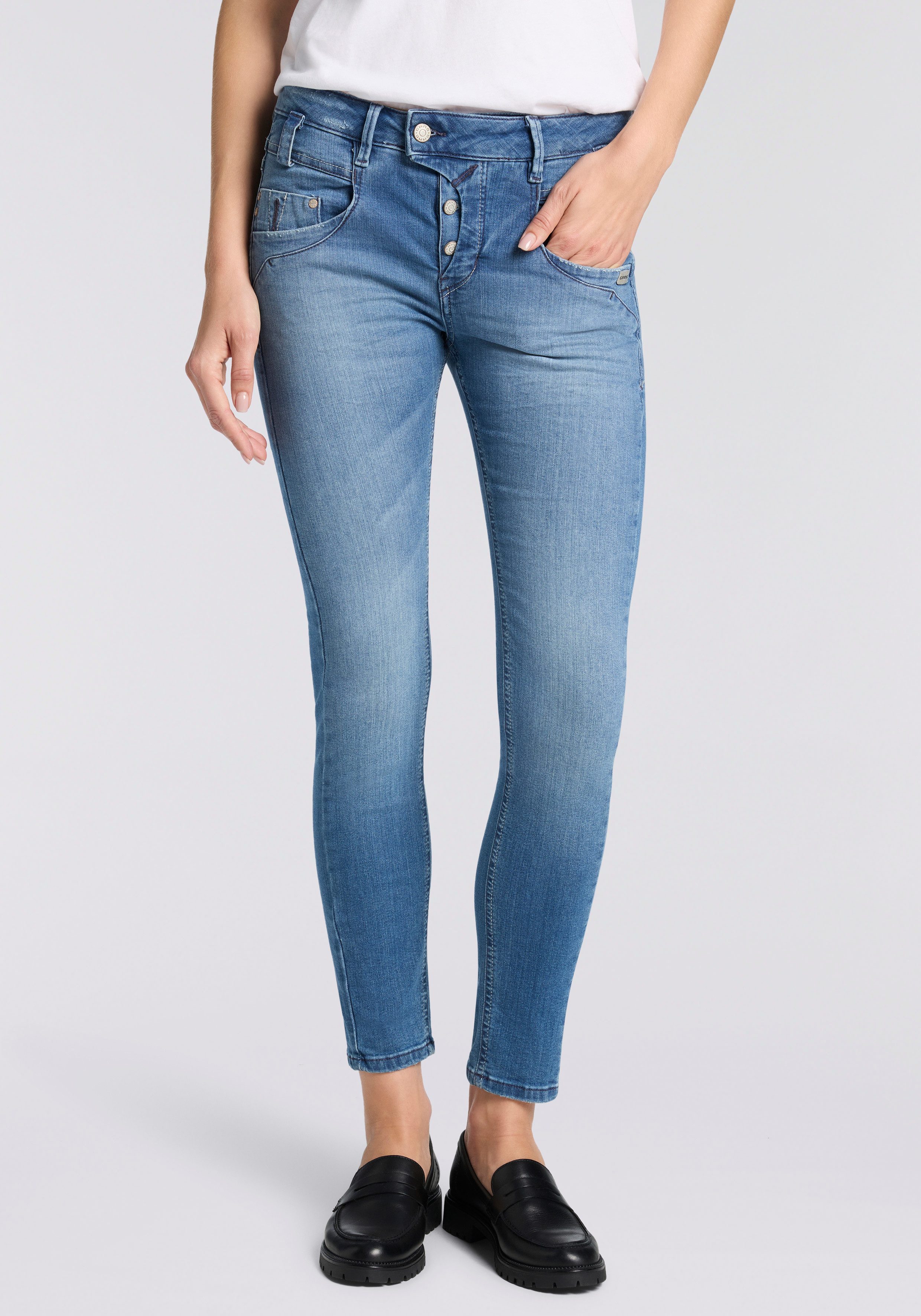 GANG Slim-fit-Jeans 94MARGE mit besonderem 4-Knopf-Verschluss