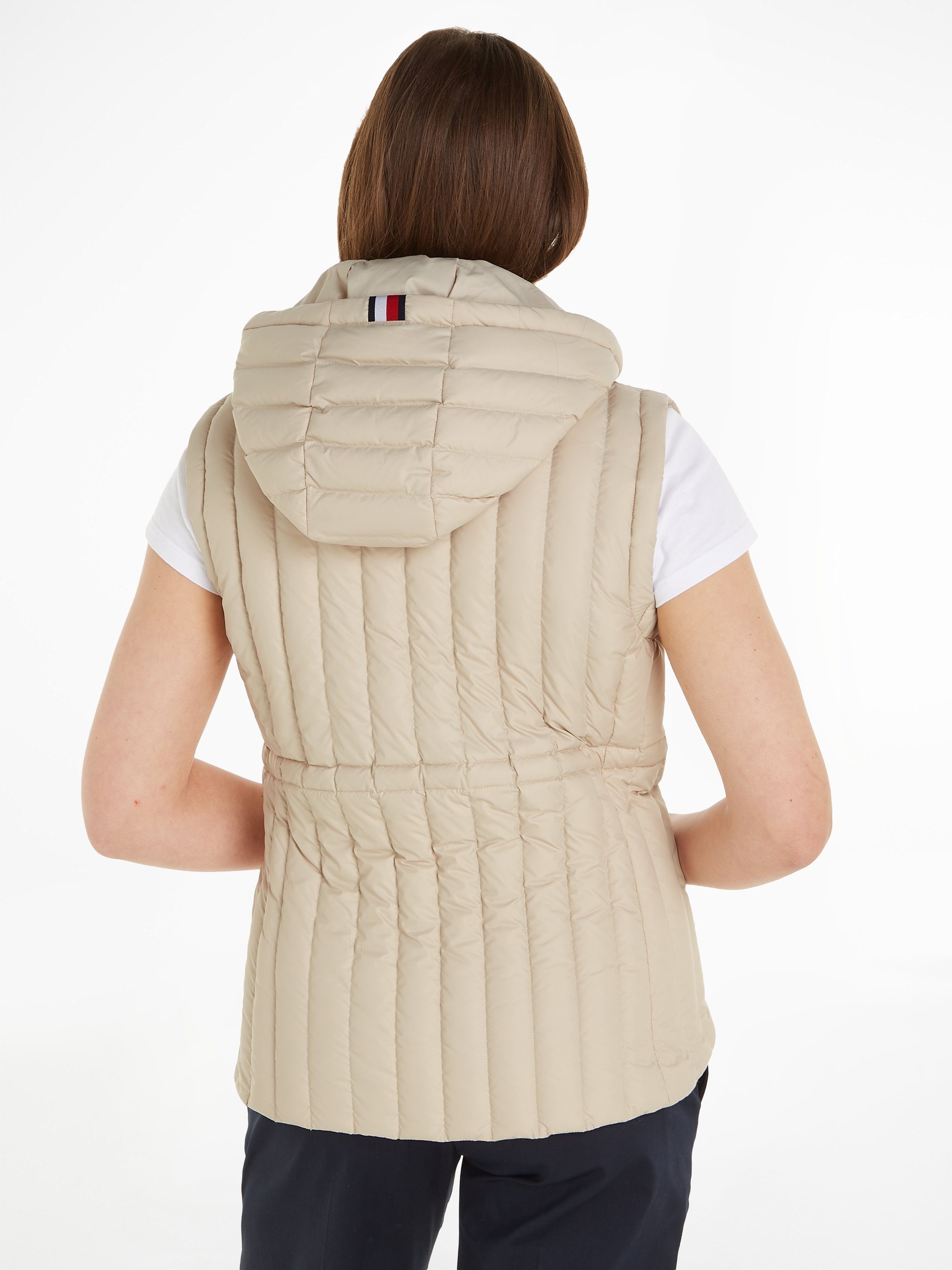 Tommy Hilfiger Daunenweste FEMININE LW DOWN VEST mit Logostickerei