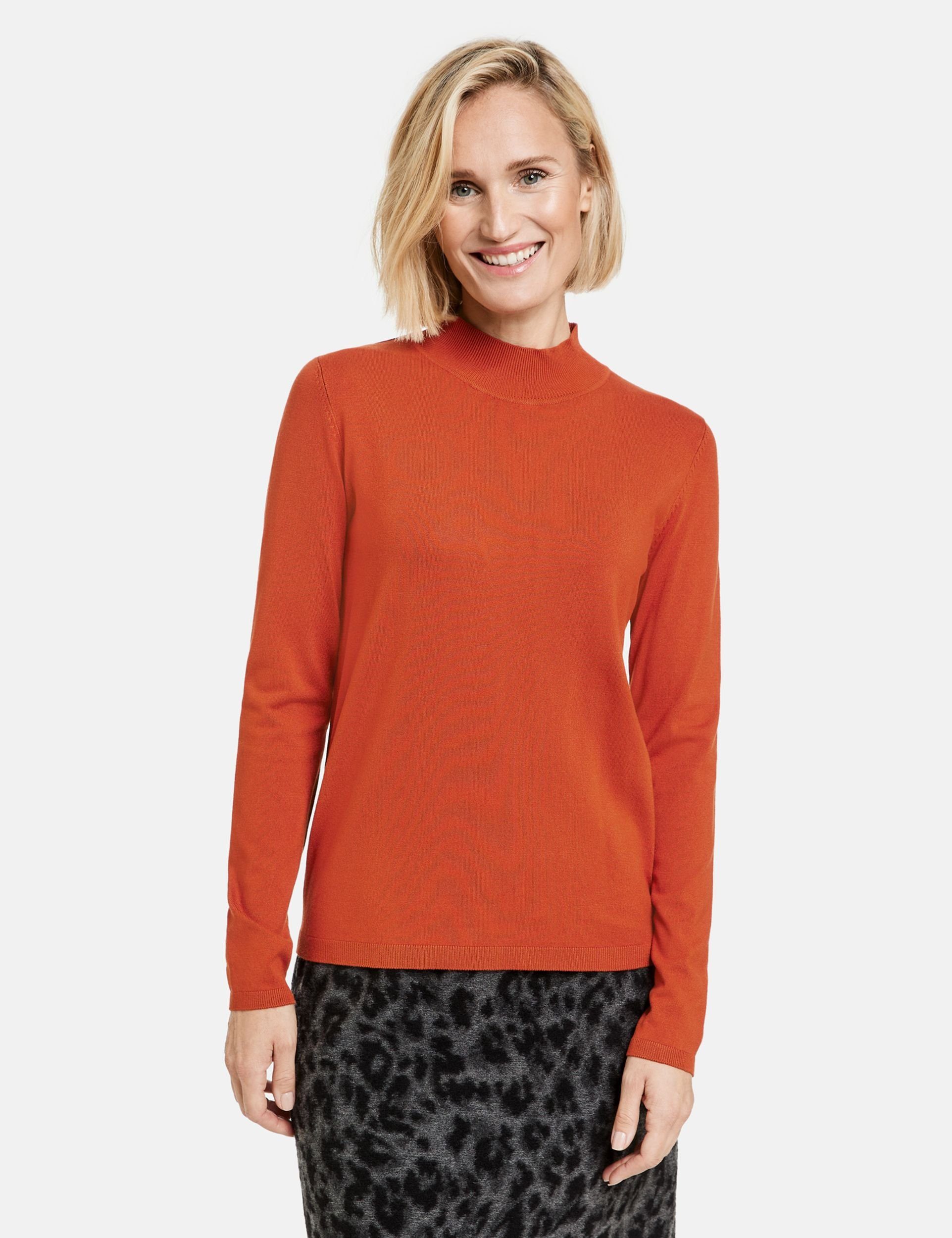 GERRY WEBER Kapuzenpullover Pullover aus Feinstrick mit Turtleneck