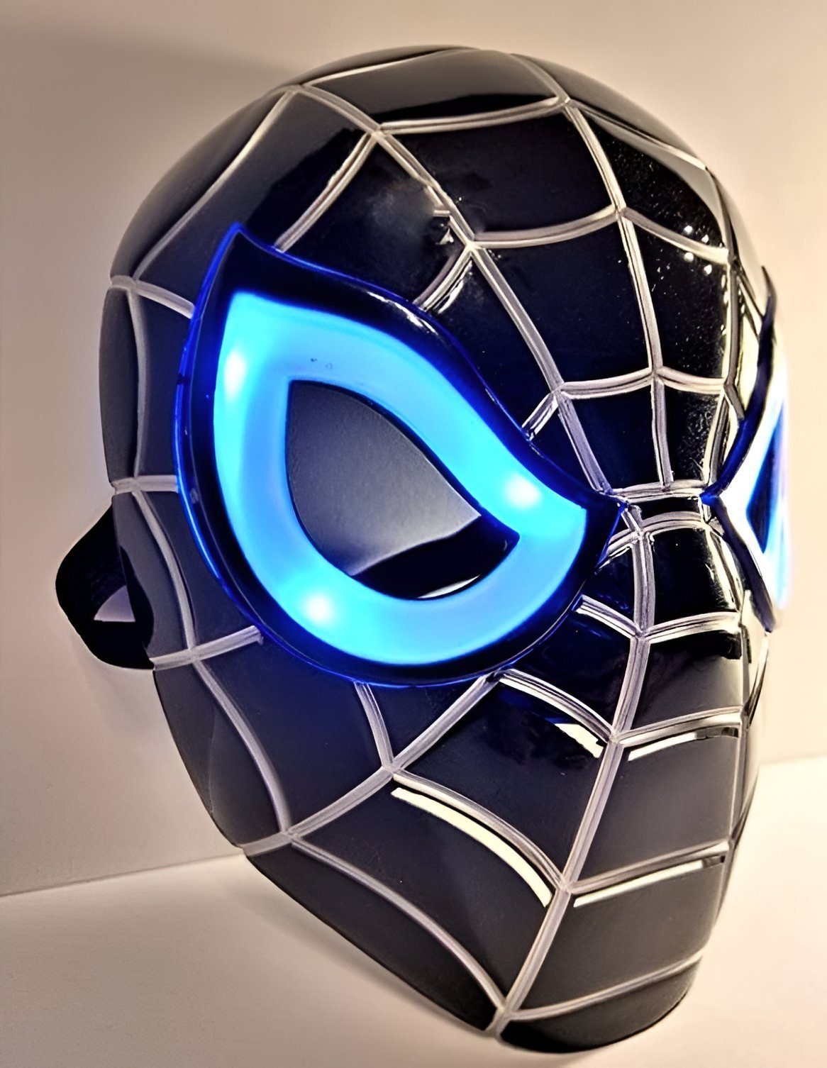 Festivalartikel Verkleidungsmaske Spider-Man Venom LED-Maske für Bälle & Halloween – Robust & Leicht, (1-tlg)