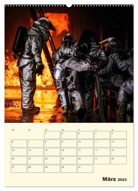 CALVENDO Wandkalender Feuerwehr - im Einsatz weltweit (Premium, hochwertiger DIN A2 Wandkalender 2023, Kunstdruck in Hochglanz)