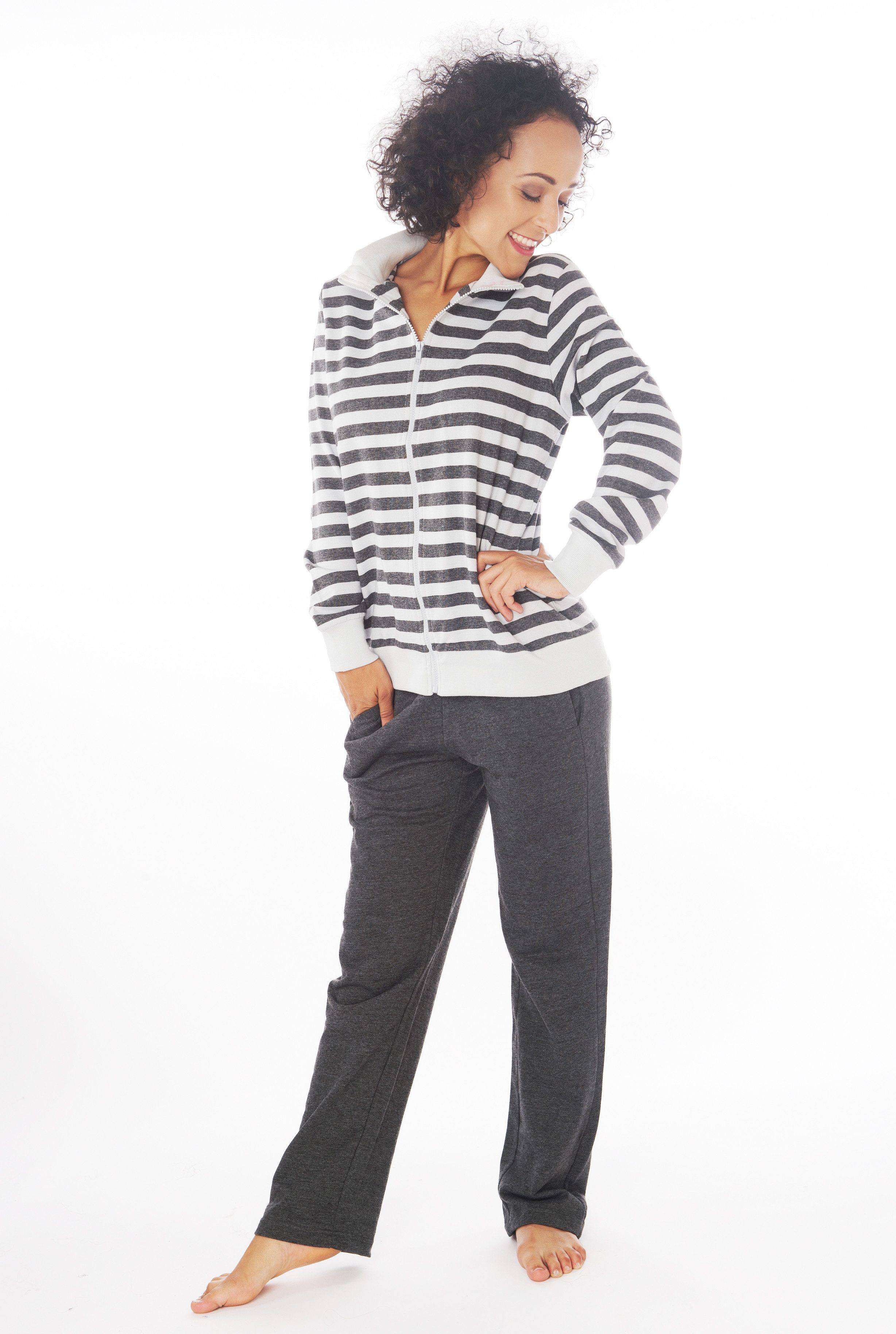 Consult-Tex Hausanzug Damen Hausanzug Homewear Suit (Spar-Set, 1 Stück) Freizeitanzug / Hausanzug mit Streifenmuster