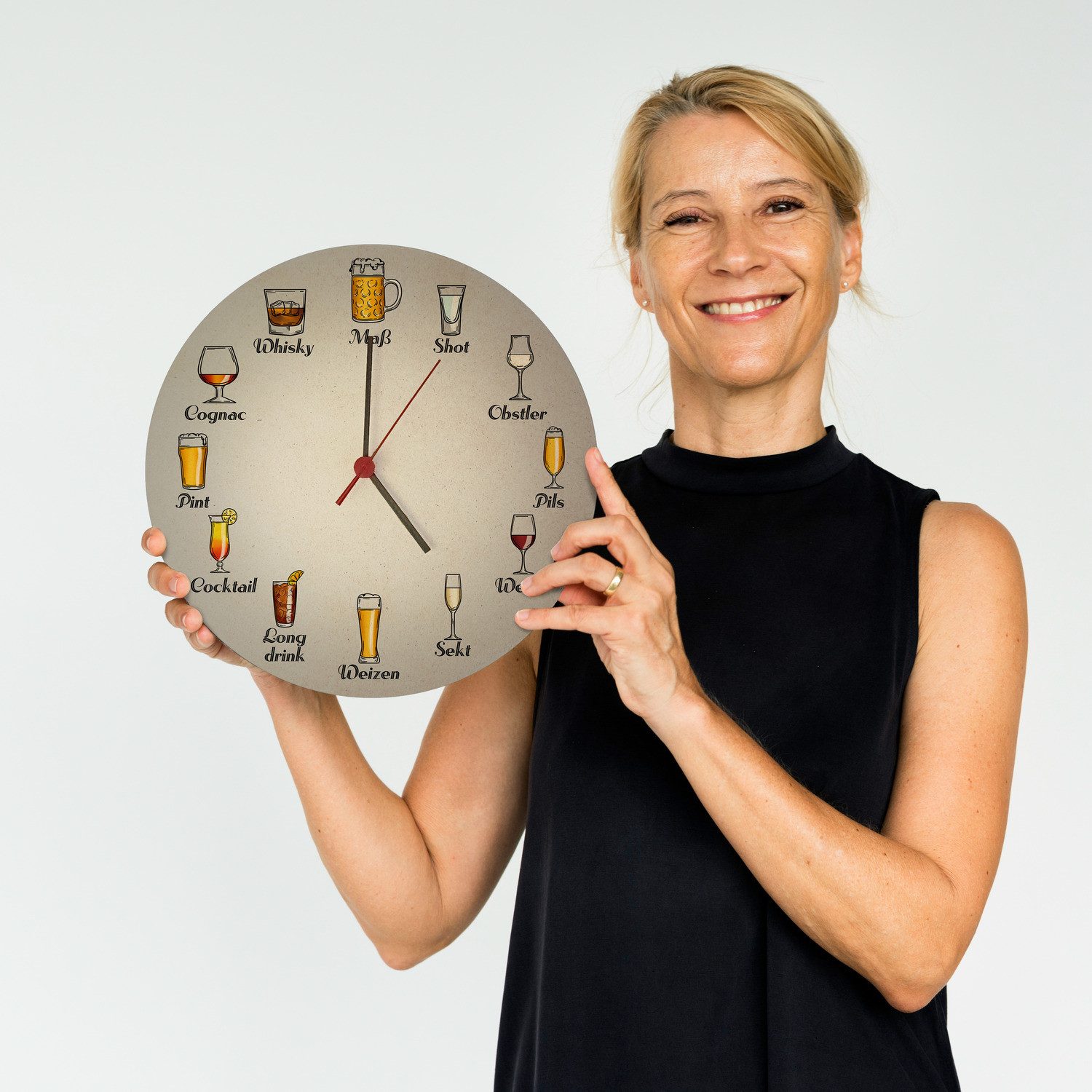 speecheese Wanduhr Alkoholische Getränke Wanduhr aus MDF mit Bier, Wein und Co.