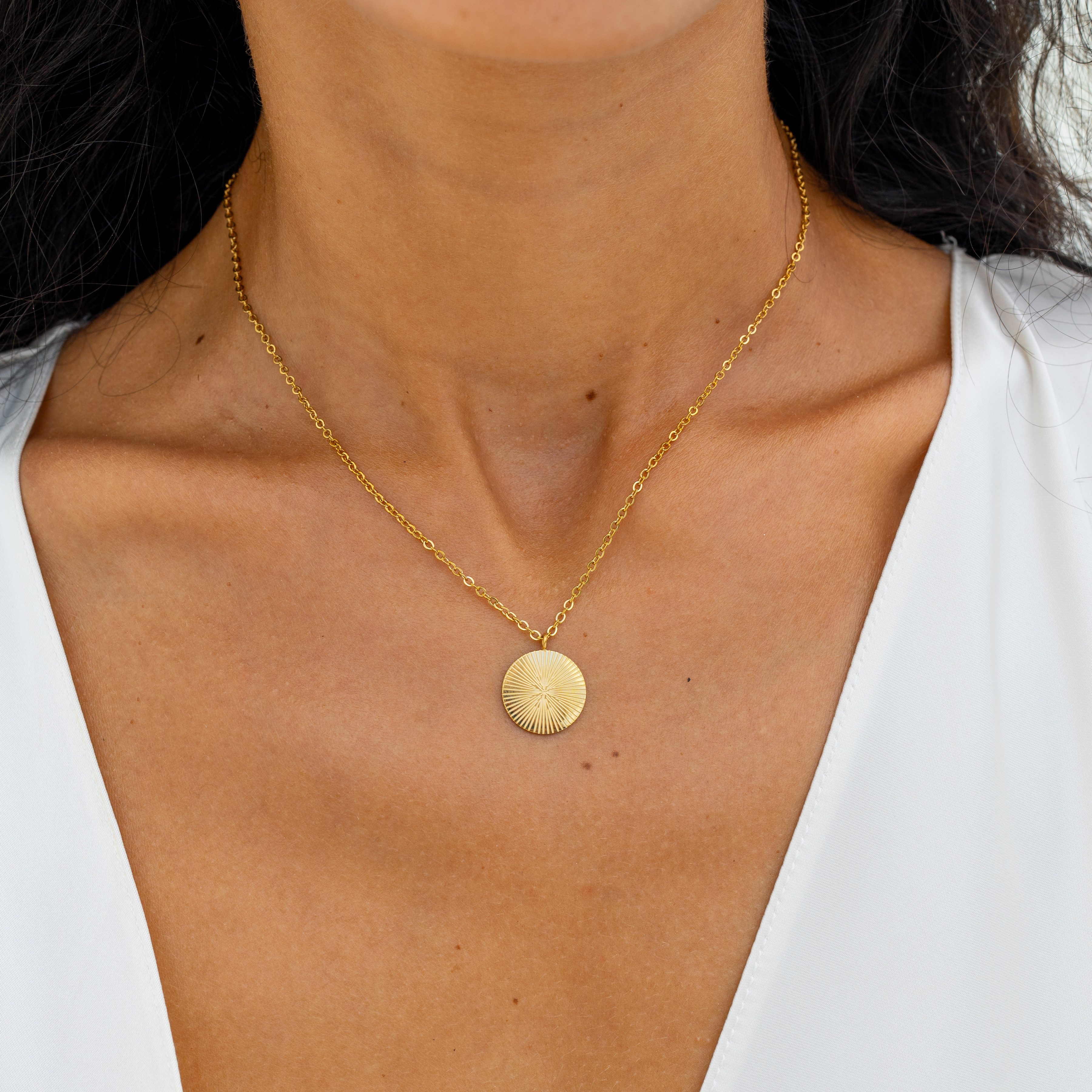 Made by Nami Charm-Kette Damen Halskette goldfarben mit Sonnenanhänger Boho günstig online kaufen