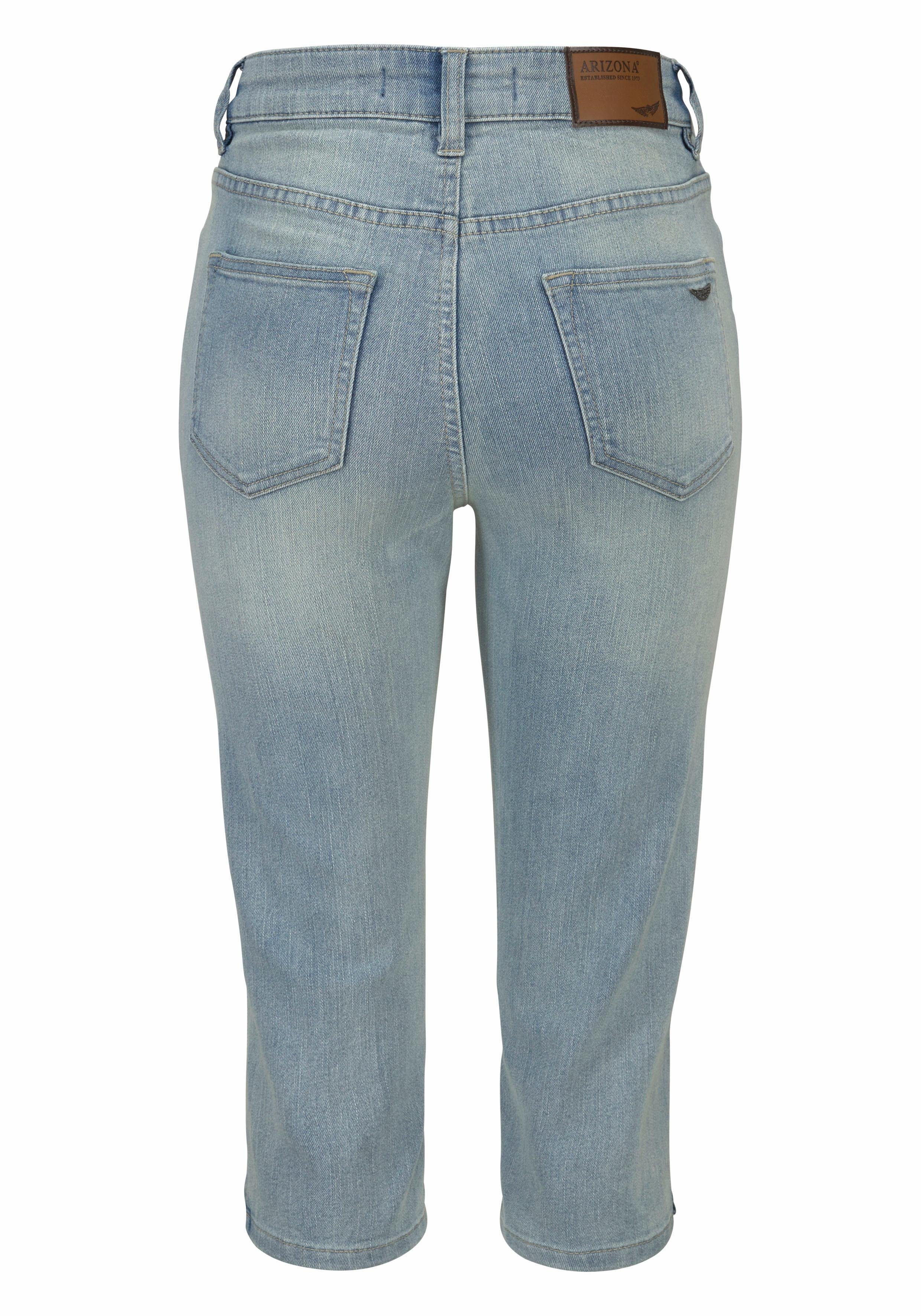 Arizona Caprijeans mit Schlitz am Saum schmale Passform, mit stylischen Nieten, hohe Taille – Bild 5 von 5