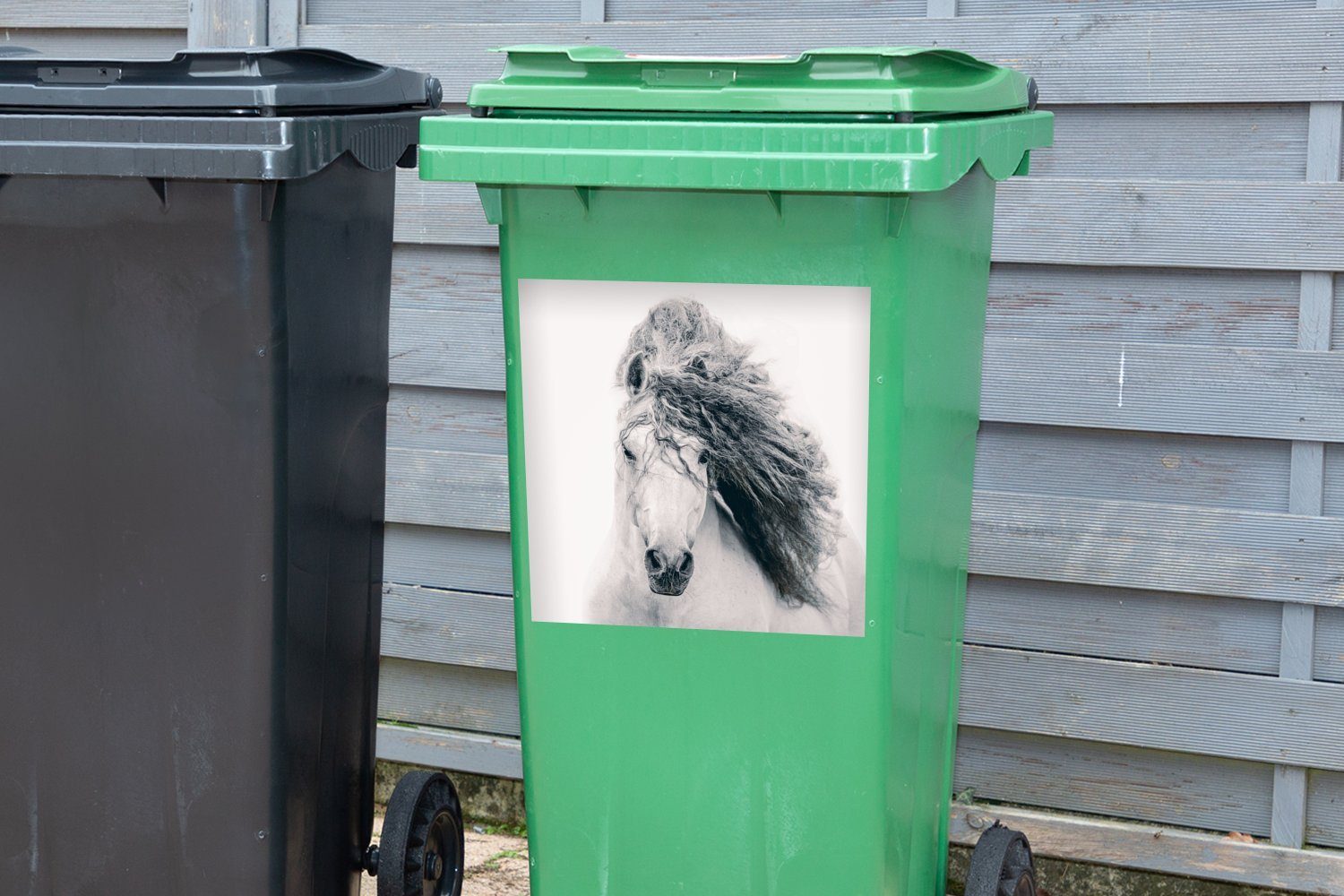 MuchoWow Wandsticker Pferd - Weiß (1 Sticker, St), Abfalbehälter Mülleimer-aufkleber, Container, Mülltonne, Haar 