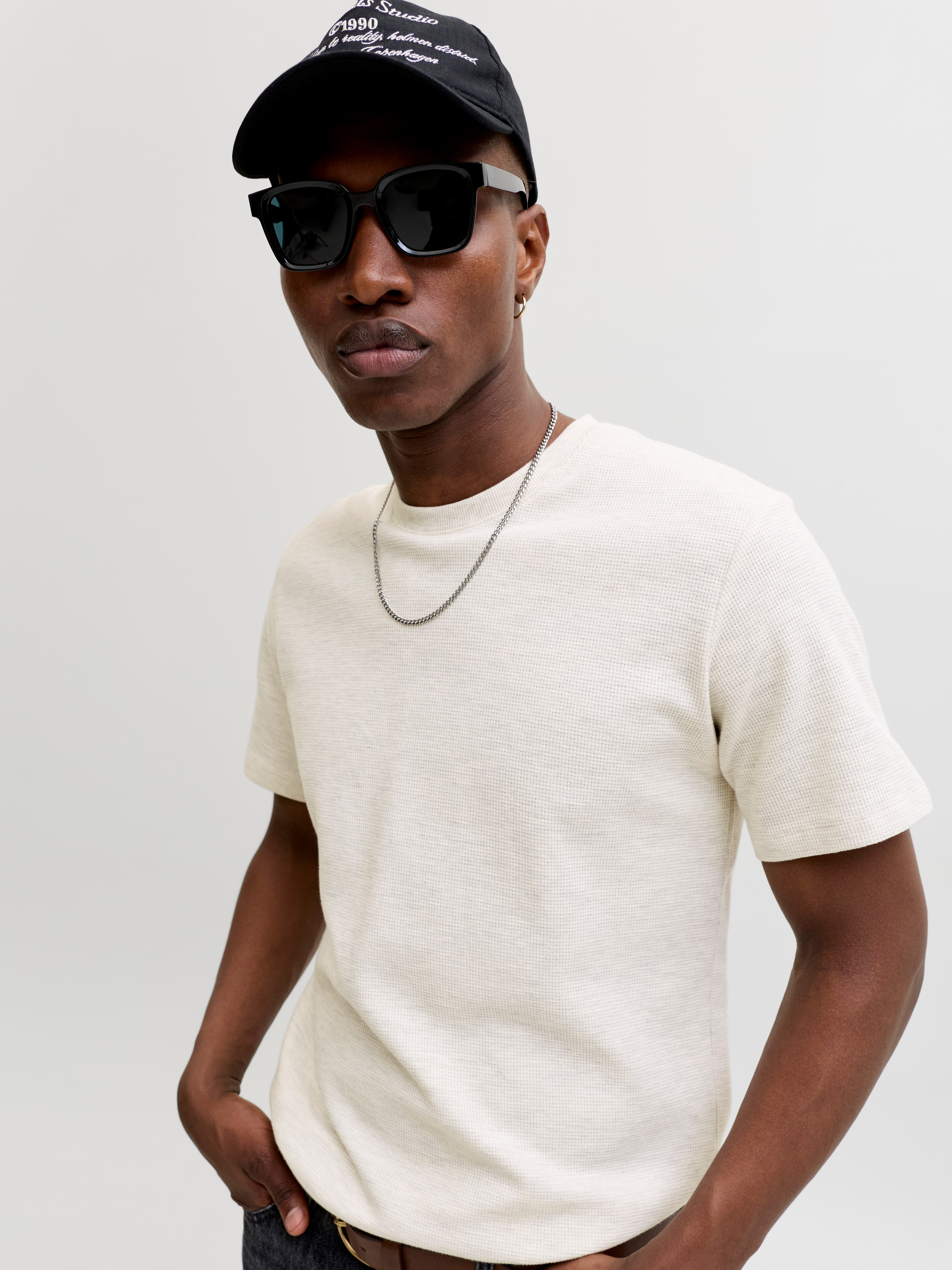 Jack & Jones Rundhalsshirt JJEAUSTIN TEE SS NOOS Materialmix, relaxed fit – Bild 2 von 5