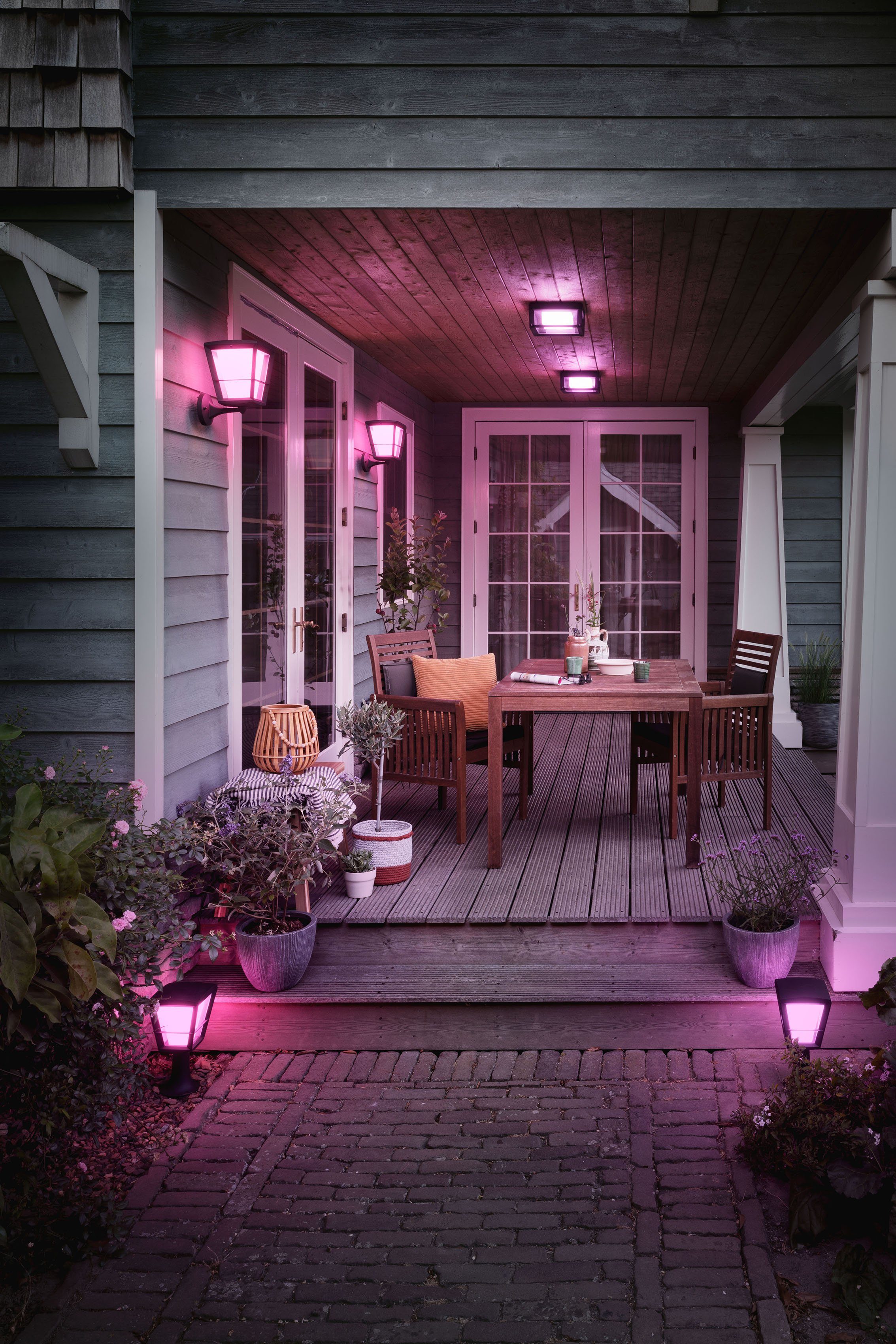 Philips Hue Home, integriert, LED LED Laternenform fest LED Smart Hochvolt-System, IP44, Bridge, integriert, Sockelleuchte erfordert Econic, Farbwechsler