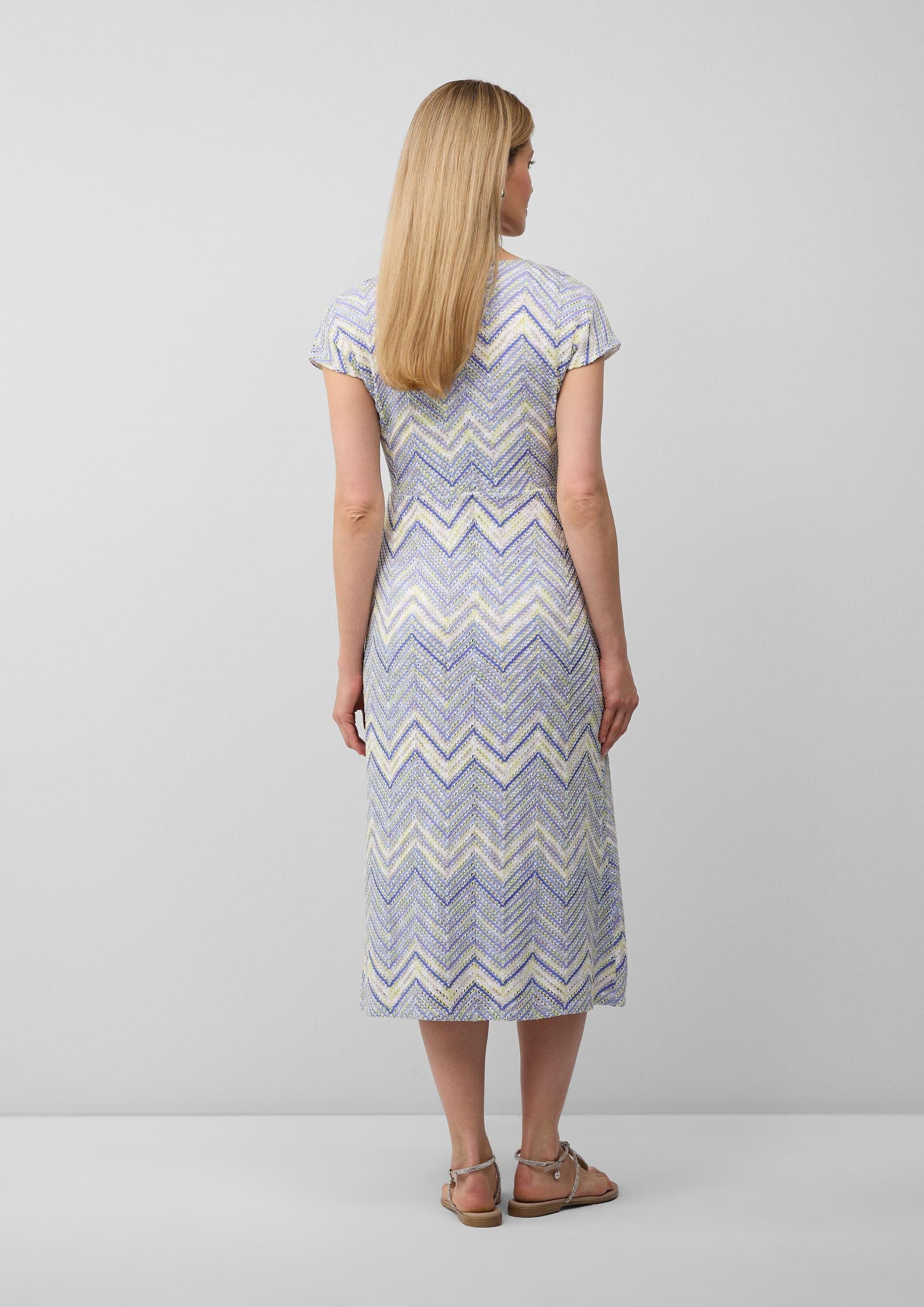 s.Oliver Midikleid Kleid Antailliertes Midikleid aus Strickjersey mit V-Ausschnitt