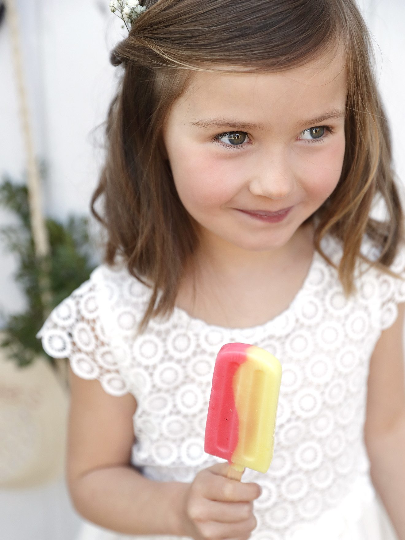 vertbaudet Minikleid Festliches Mädchen Kleid mit Makrameespitze