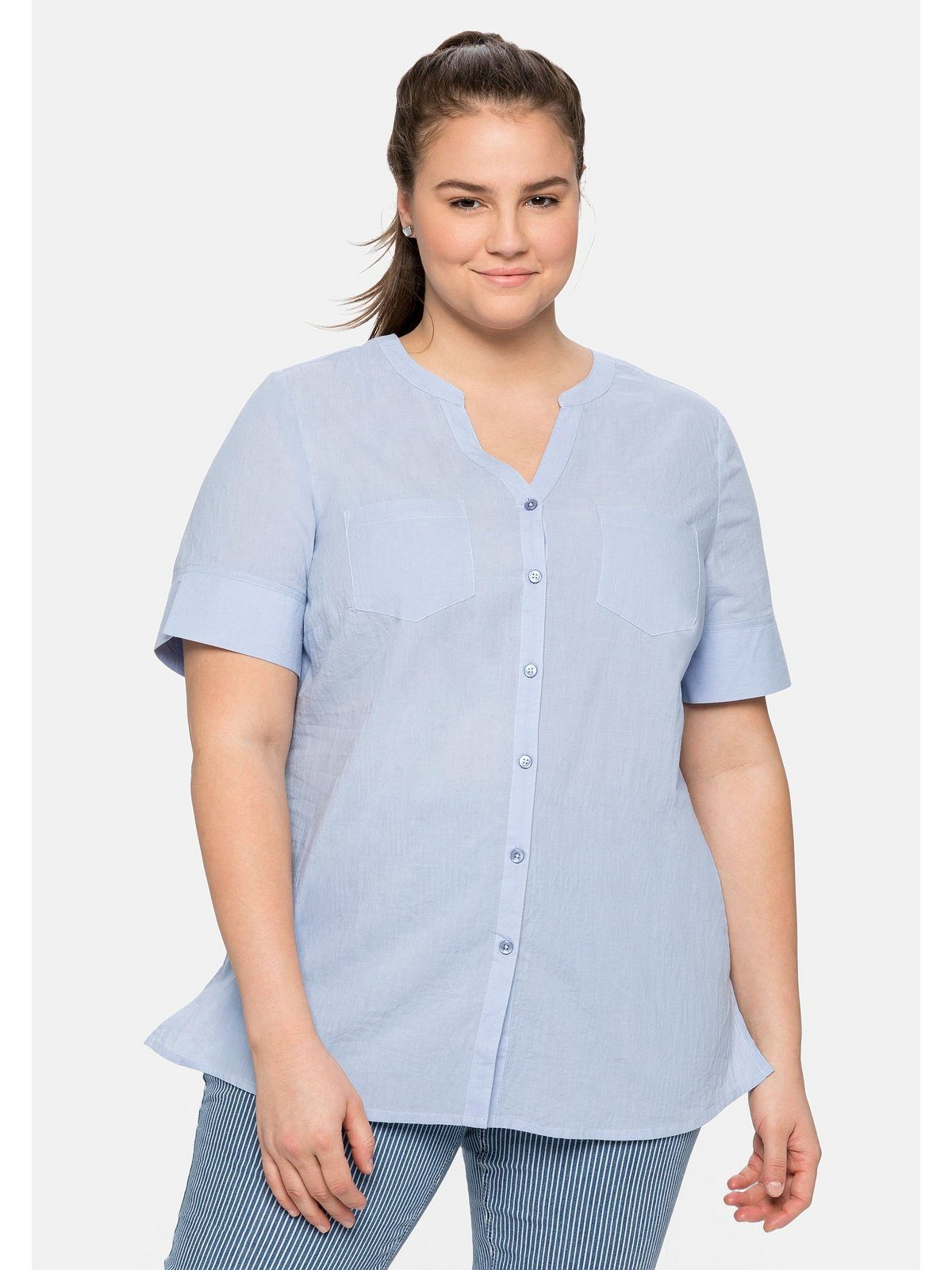 Sheego Kurzarmbluse Große Größen mit Seitenschlitzen. € 45,99