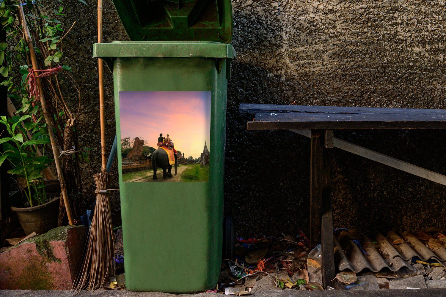 Sticker, Tiere Mülltonne, Container, (1 Wandsticker - MuchoWow Dorf - Abfalbehälter St), Natur Mülleimer-aufkleber, - Elefant