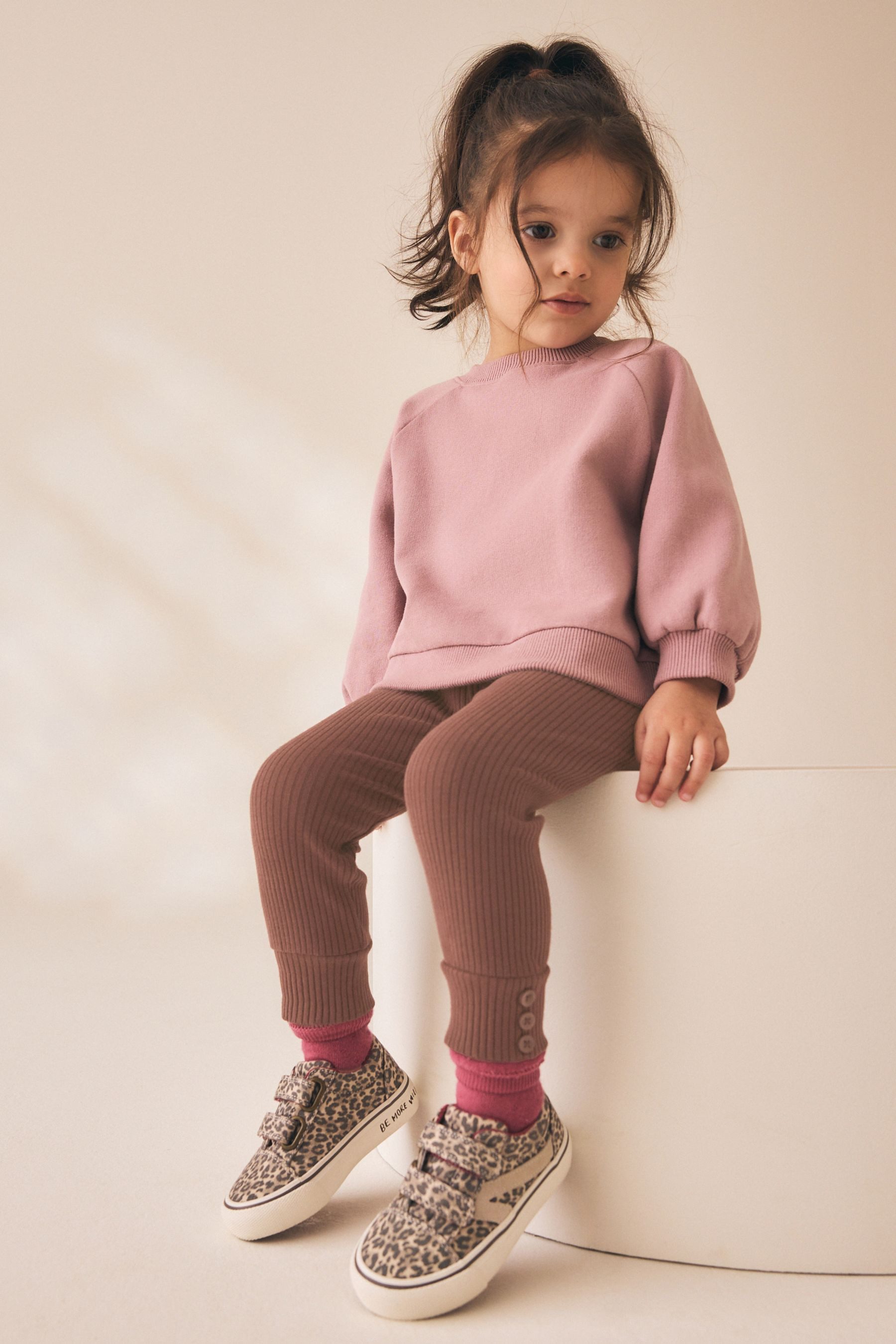 Next Leggings Gerippte Leggings mit Knöpfen und Bündchen (1-tlg)
