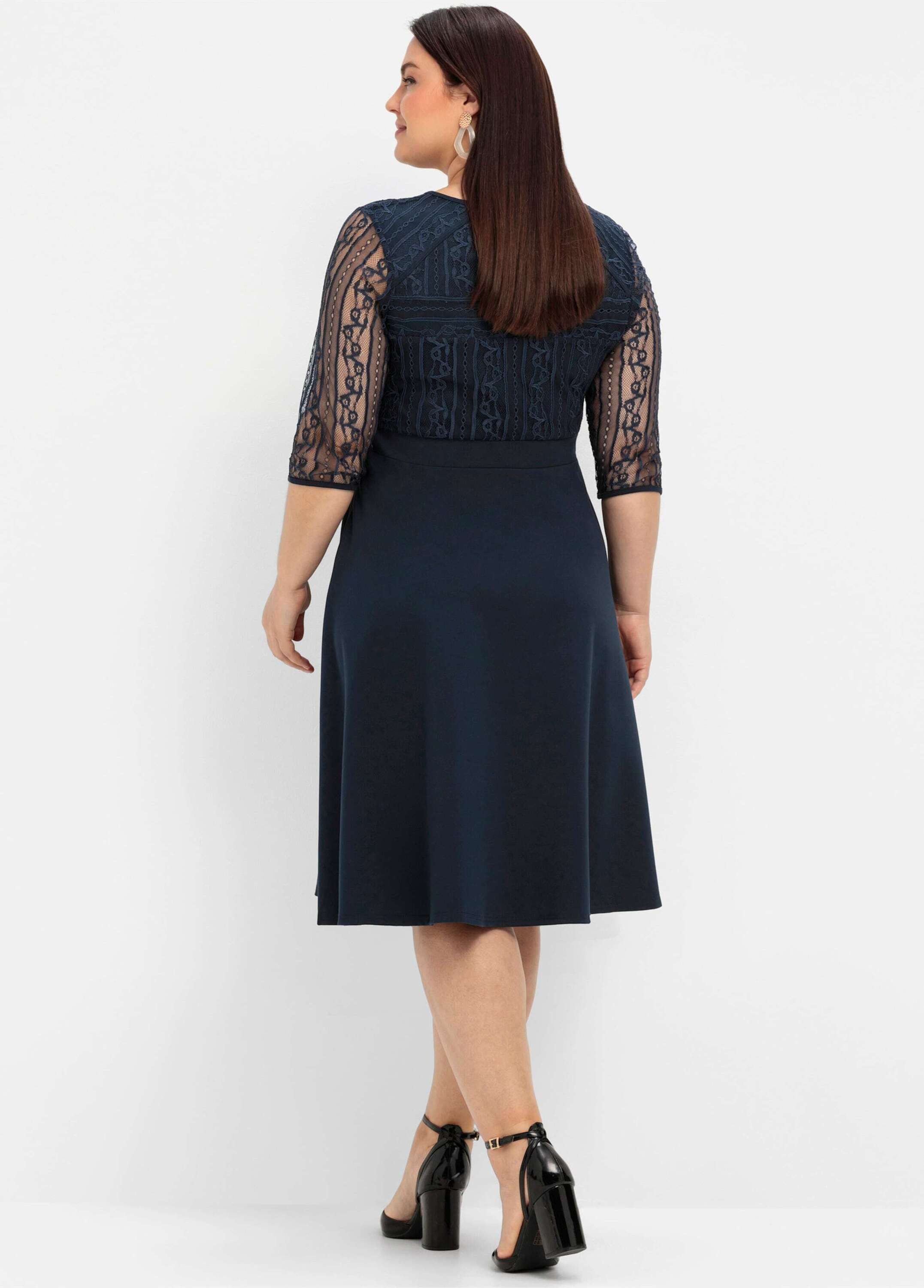 Sheego Etuikleid Abendkleid 3/4-Arm mit floraler Spitze und Chiffon-Ärmeln