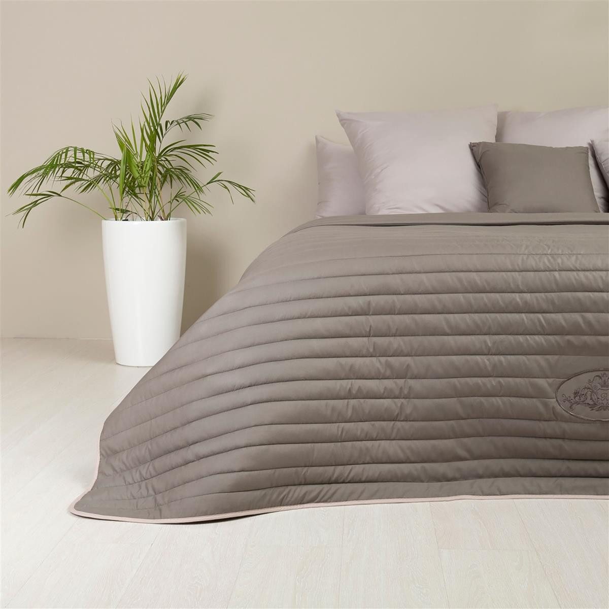 SEI Design Bettüberwurf Wende-Tagesdecke Royal 240x220 cm Taupe-Beige, Wendefunktion