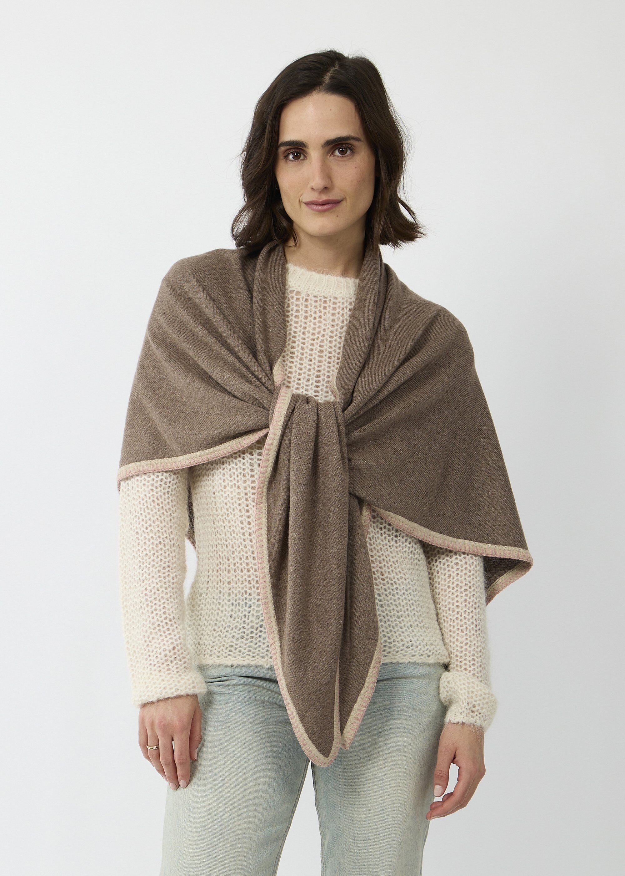 Codello Halstuch, mit handgemachter Kontrastbordüre