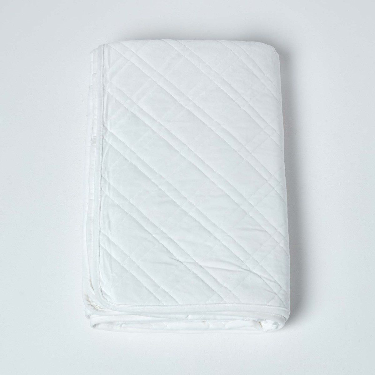 Plaid Cremefarbene, samtweiche Tagesdecke mit Diamantmuster, 200cm x 200cm, Homescapes