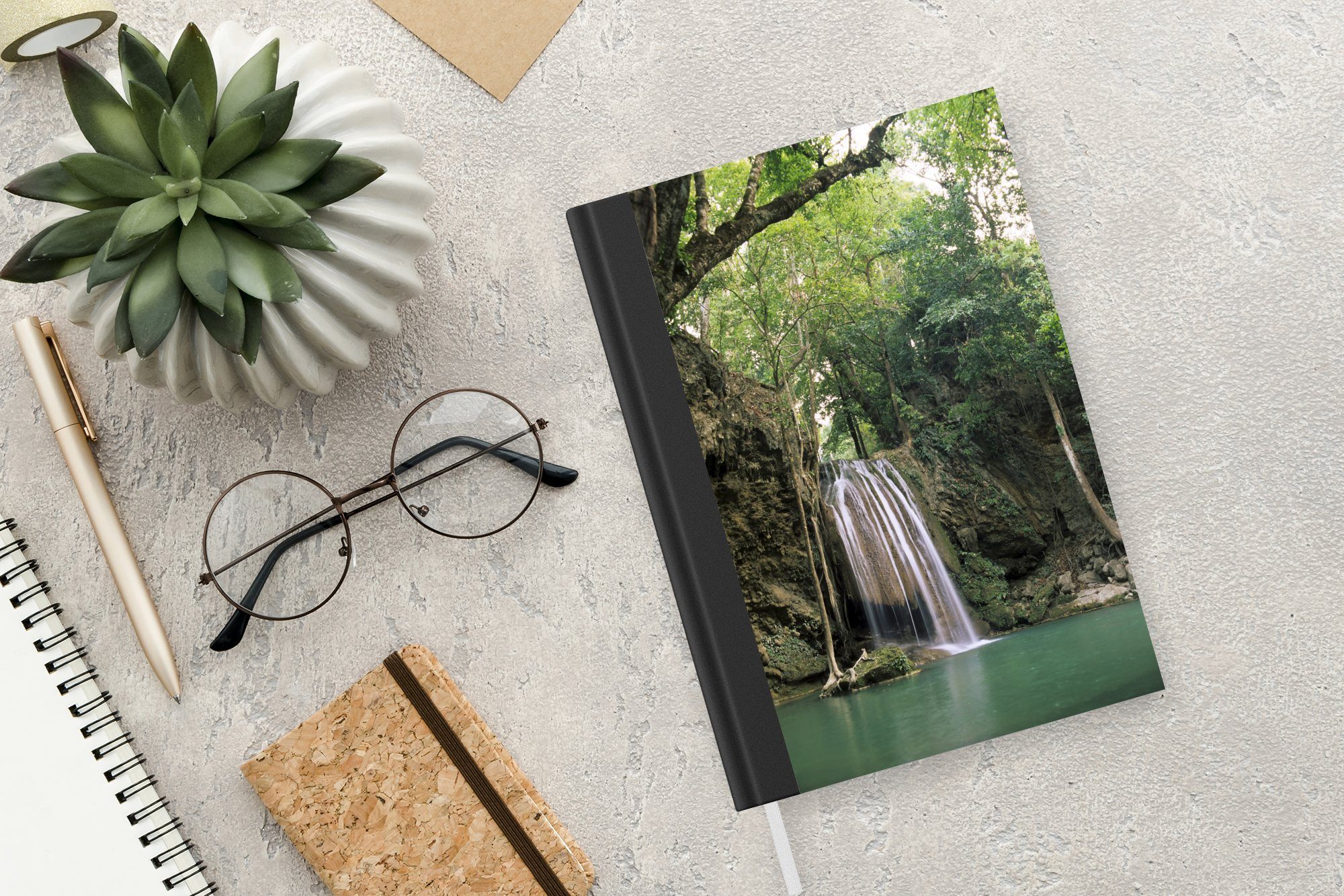 hoher Journal, Merkzettel, Notizheft, Seiten, Tagebuch, Notizbuch A5, Haushaltsbuch 98 Wasserfall MuchoWow in Ein Thailands Erawan-Nationalpark,