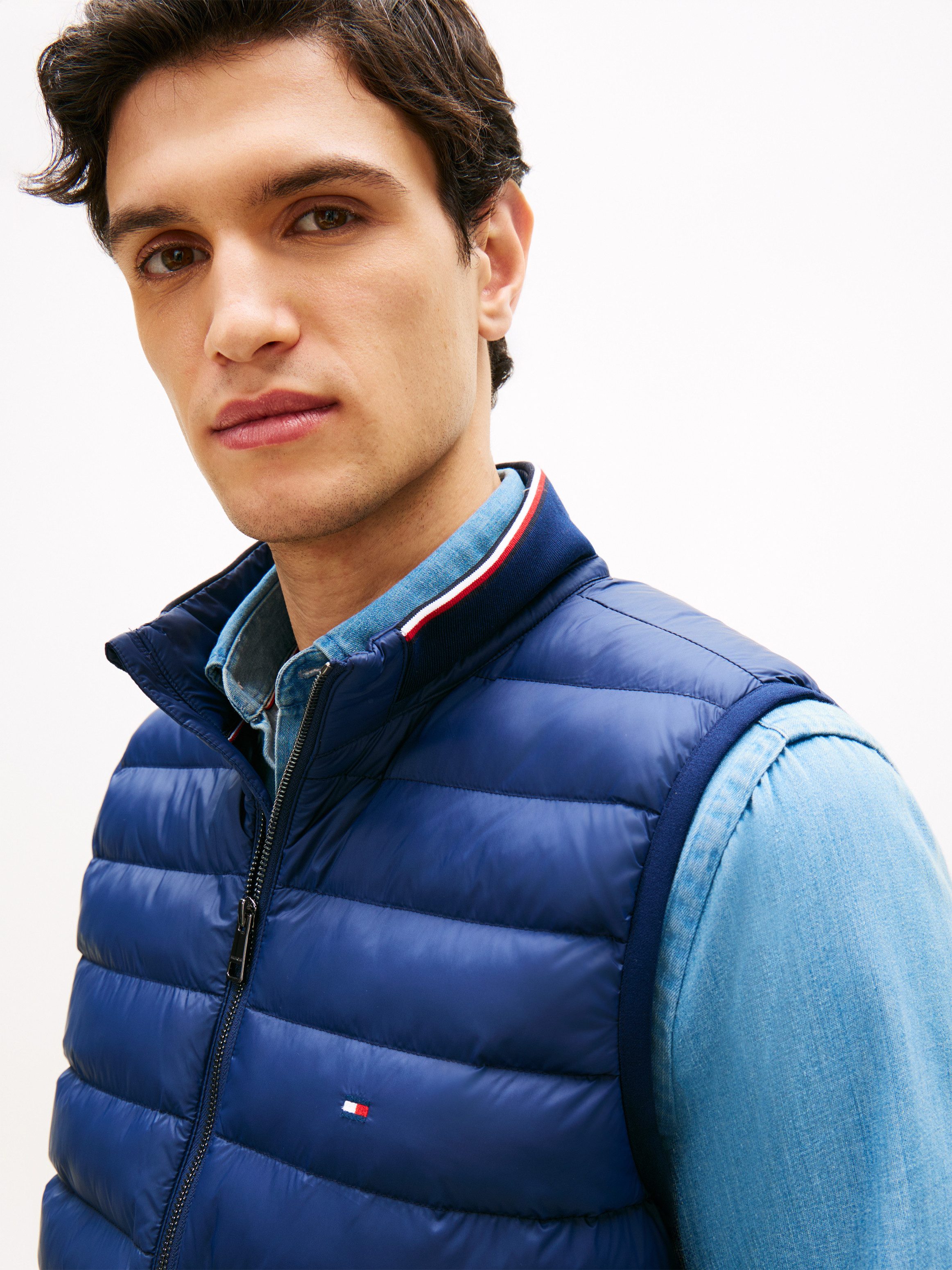 Tommy Hilfiger Steppweste MIX MEDIA Stehkragen, 2-Wege-Reißverschluss